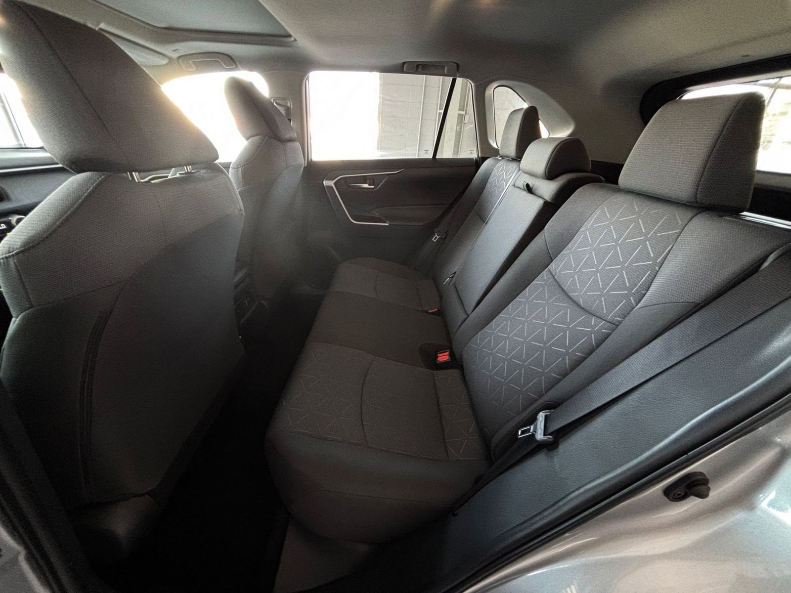 Thumbnail: 2025 Toyota RAV4 - 31