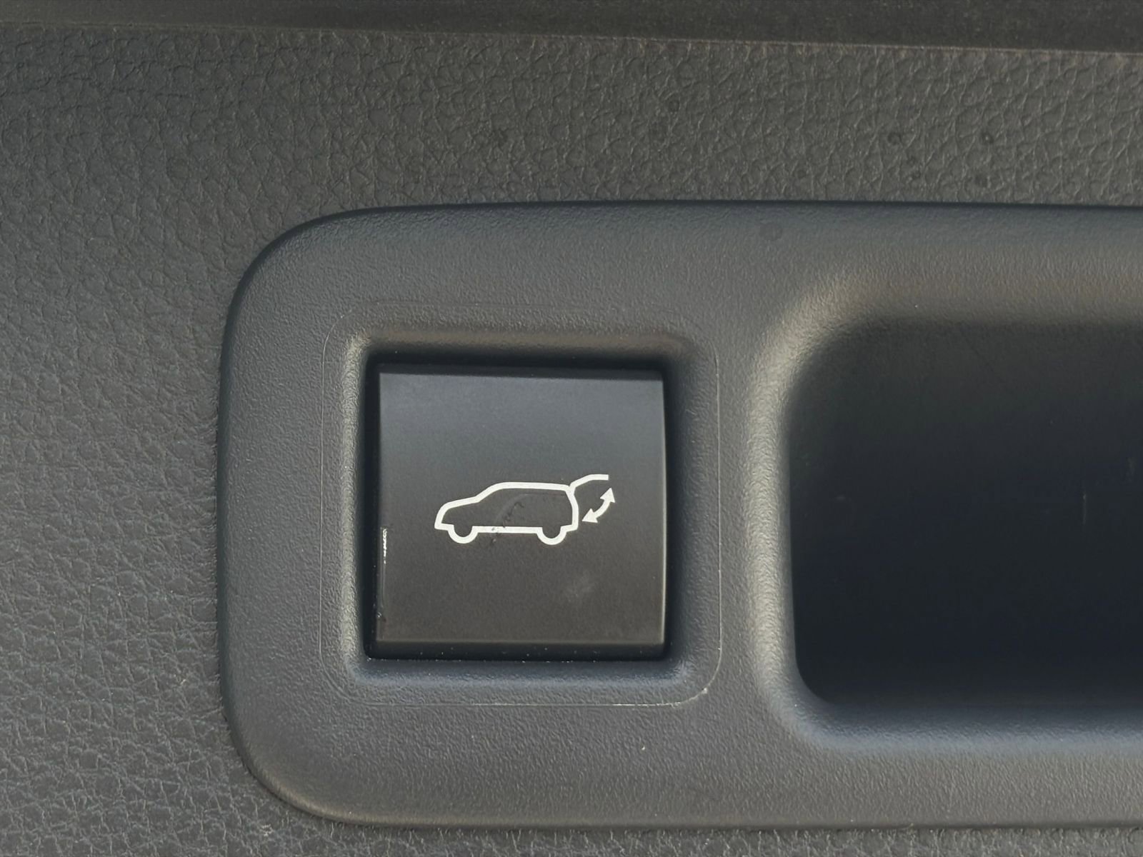 Thumbnail: 2025 Toyota Highlander - 23