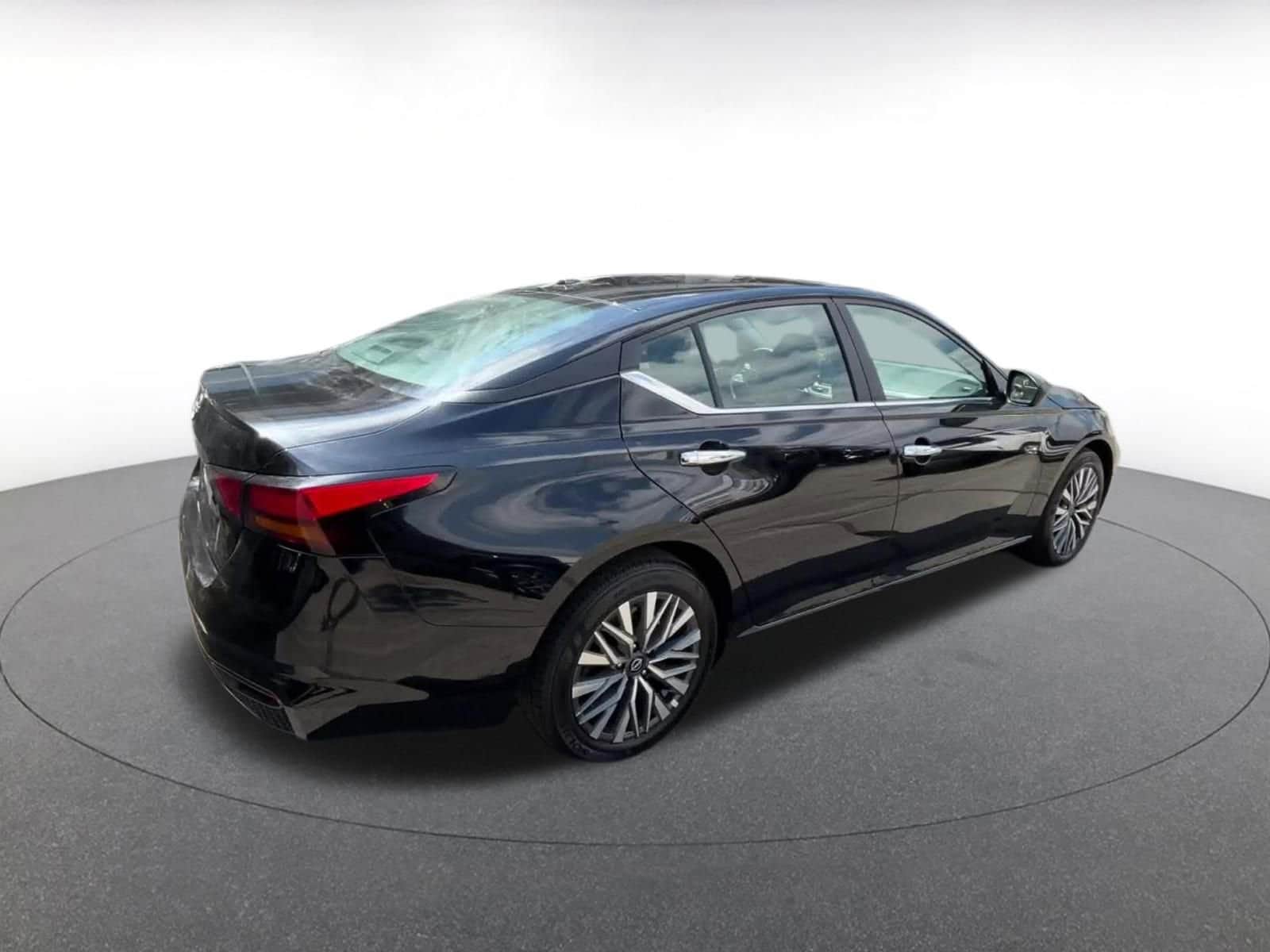 Thumbnail: 2025 Nissan Altima - 13