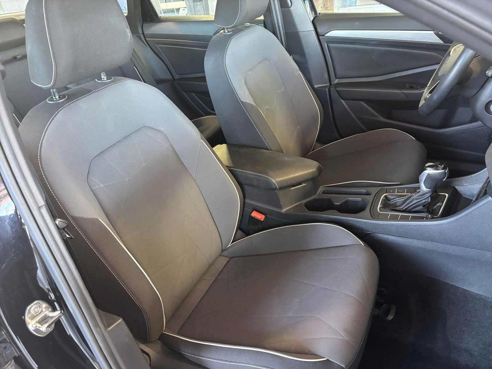 Thumbnail: 2025 Volkswagen Jetta - 34