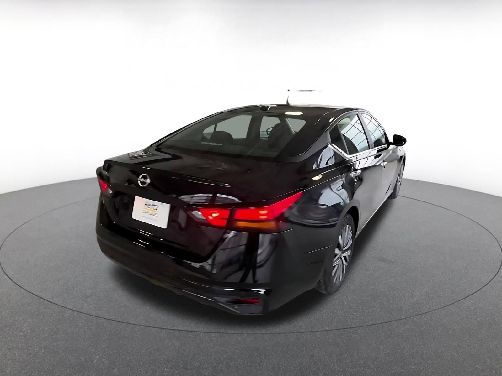 Thumbnail: 2025 Nissan Altima - 12