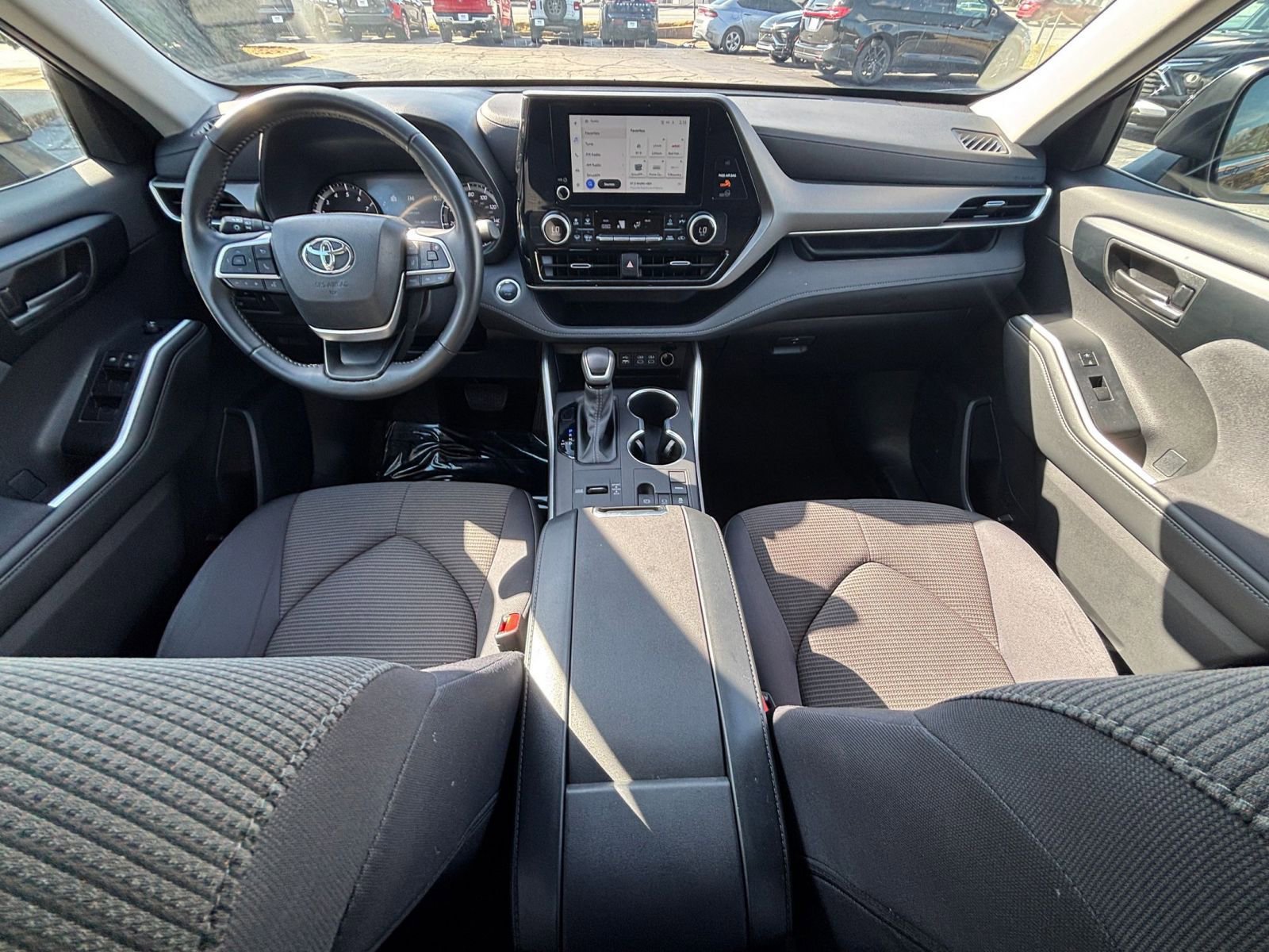 Thumbnail: 2025 Toyota Highlander - 35