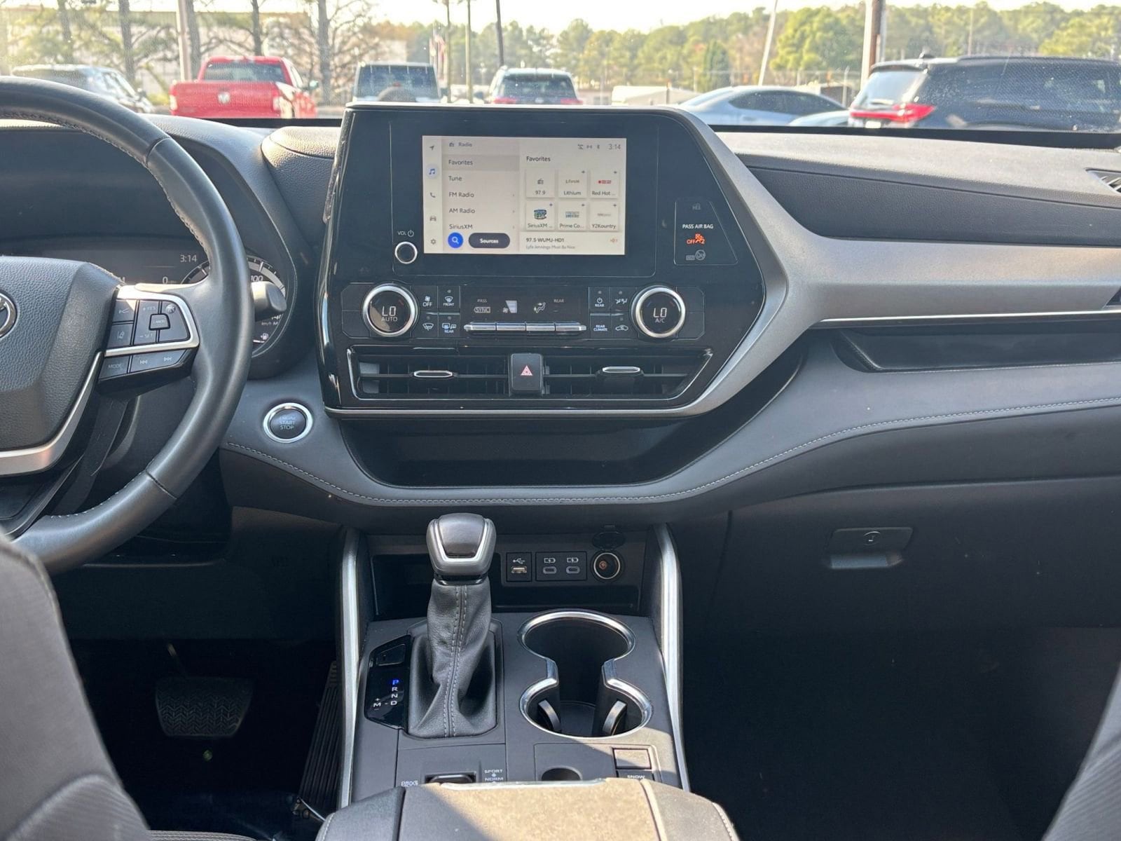 Thumbnail: 2025 Toyota Highlander - 17