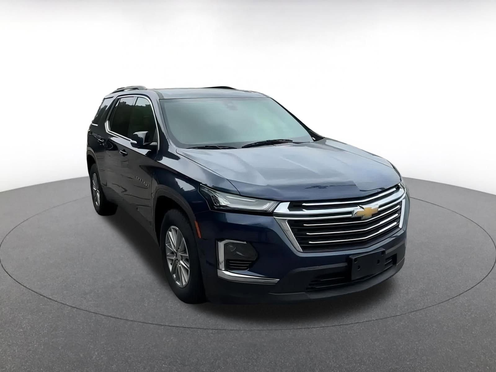 Thumbnail: 2023 Chevrolet Traverse - 3
