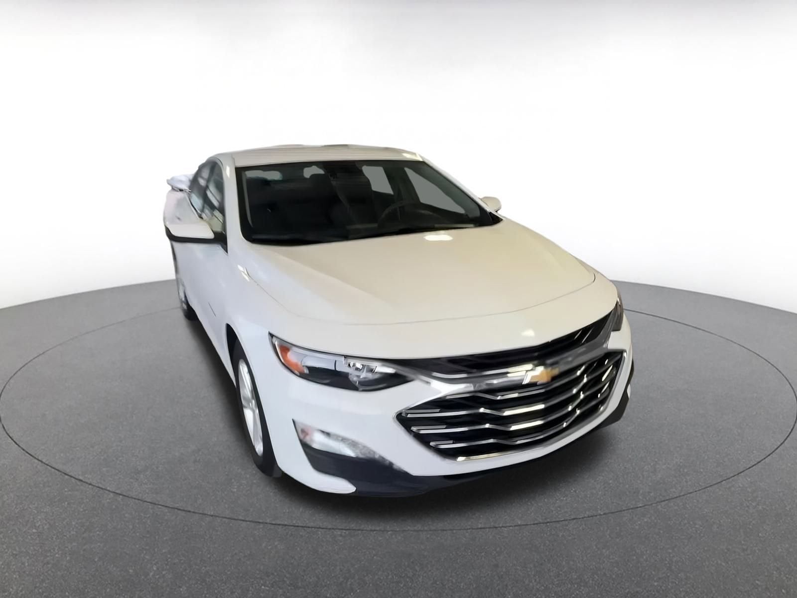 Thumbnail: 2024 Chevrolet Malibu - 3