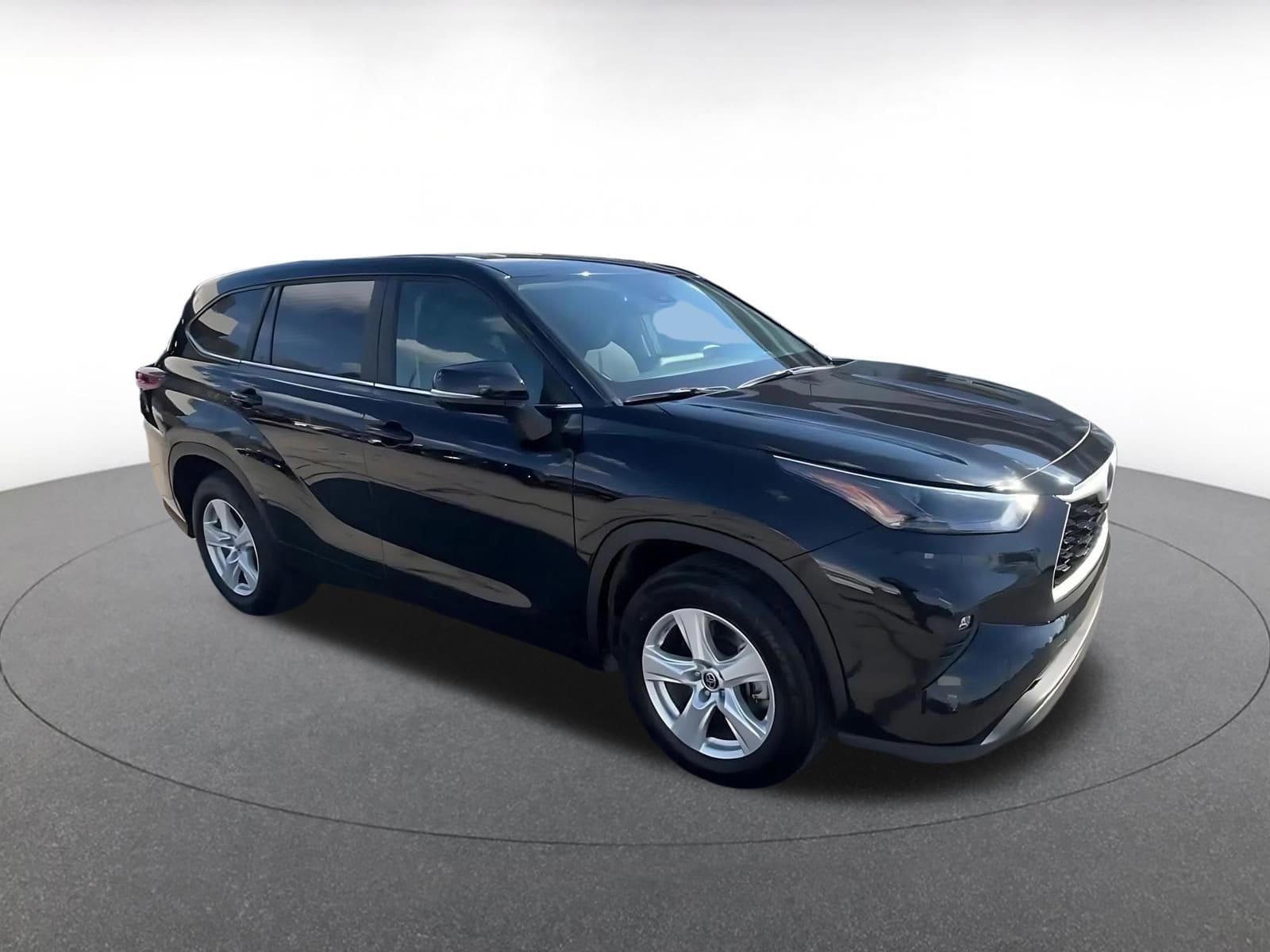 Thumbnail: 2025 Toyota Highlander - 2