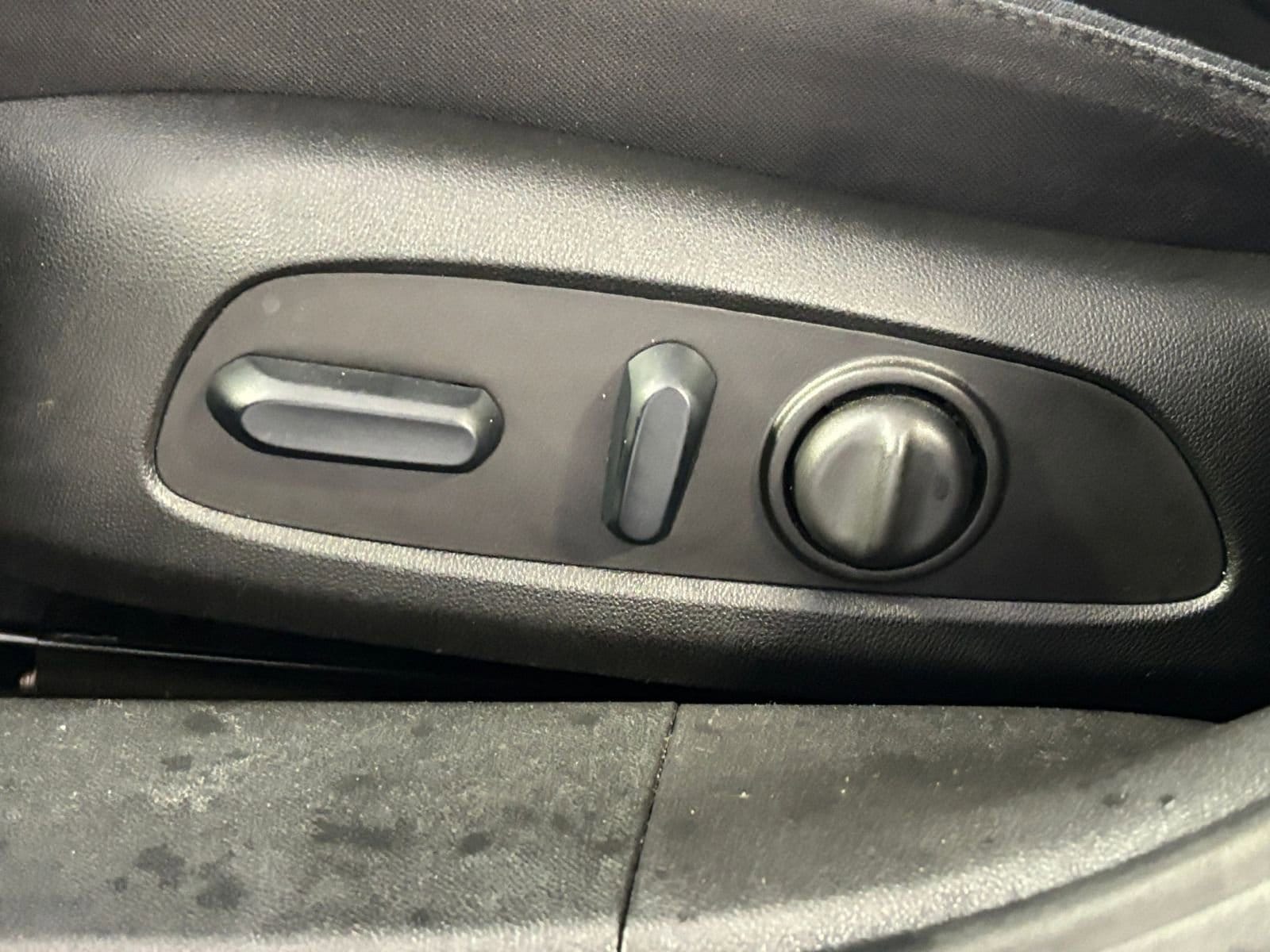 Thumbnail: 2023 Chevrolet Malibu - 29