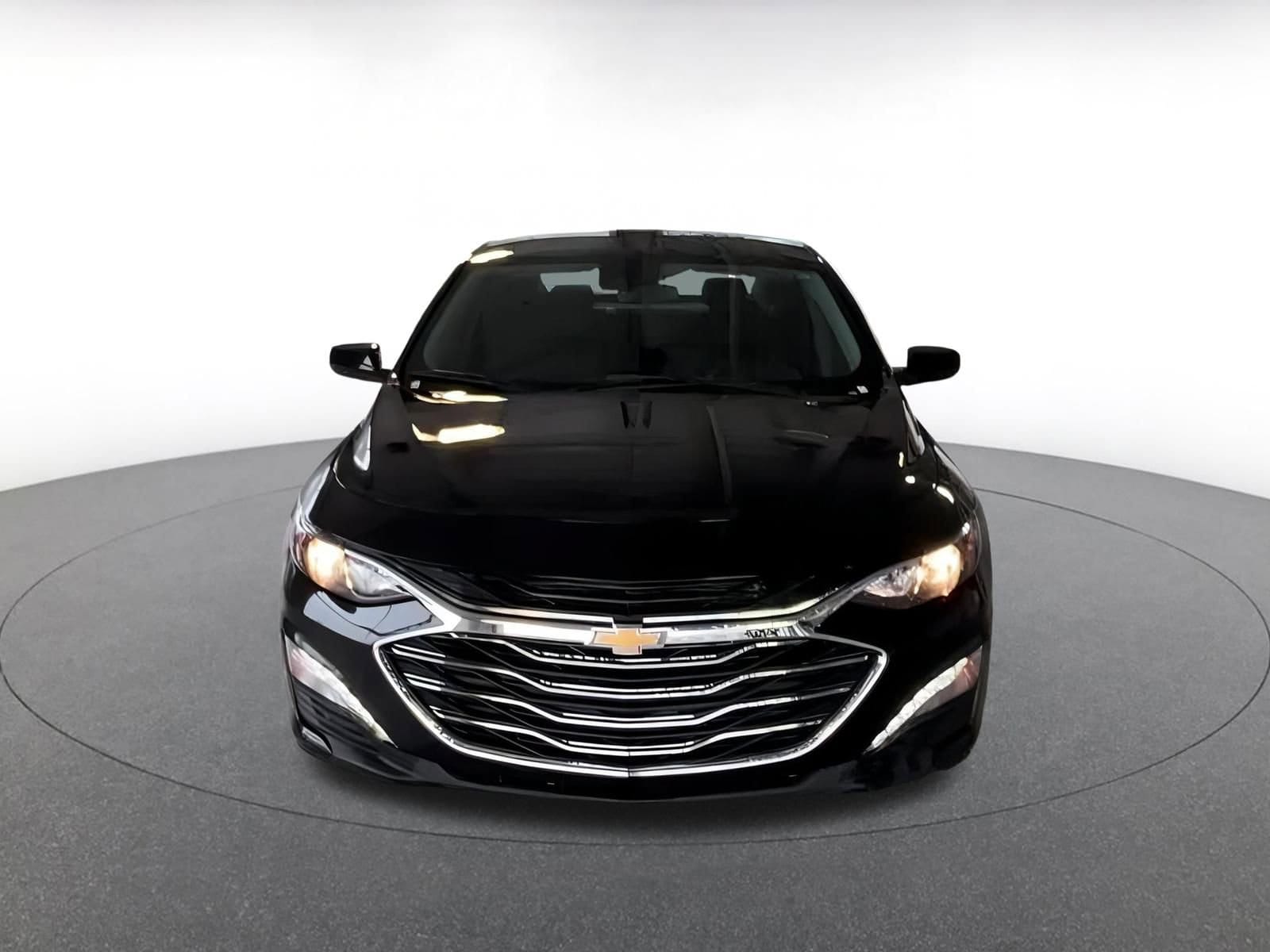 Thumbnail: 2023 Chevrolet Malibu - 3