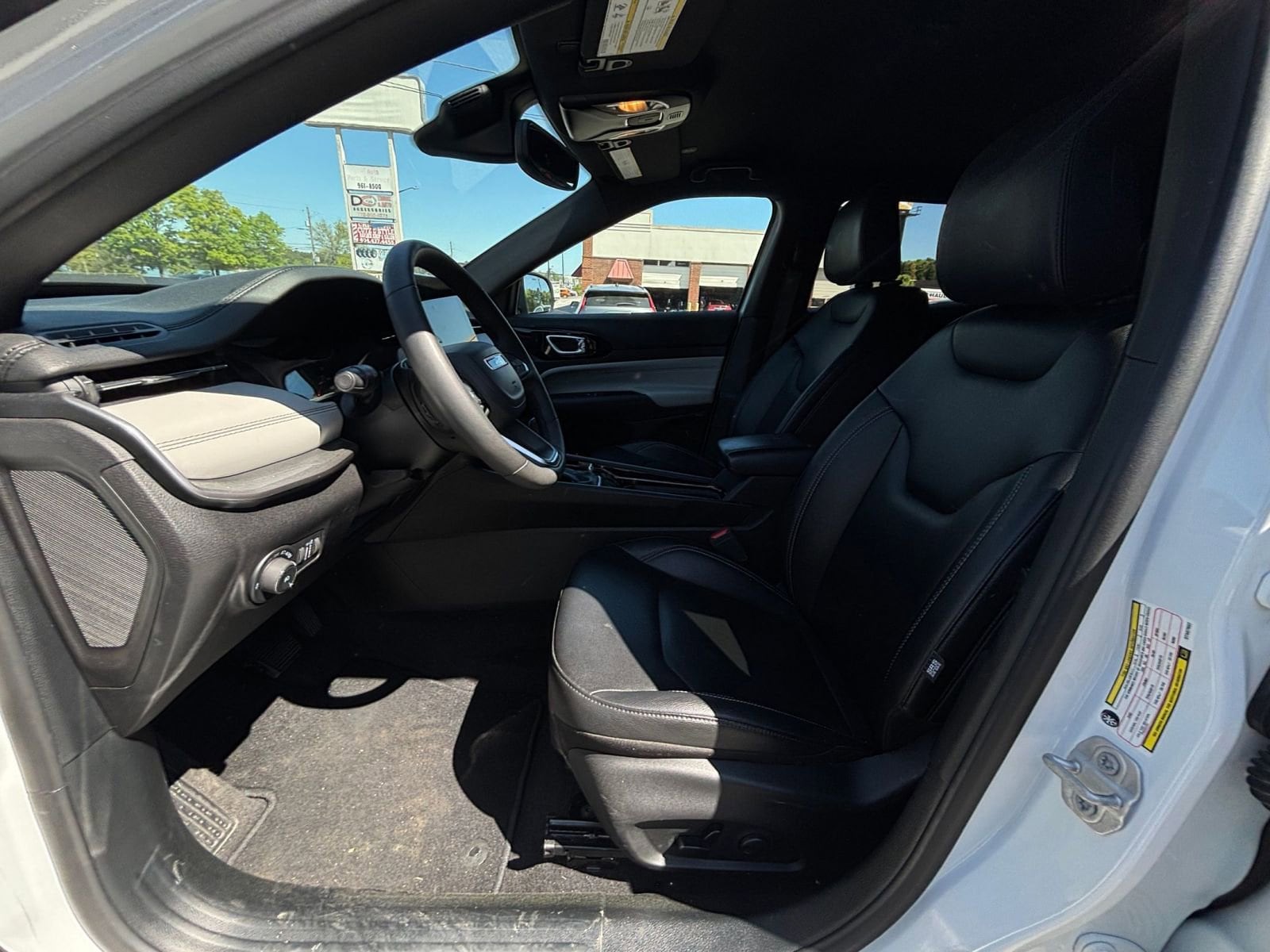 Thumbnail: 2025 Jeep Compass - 27