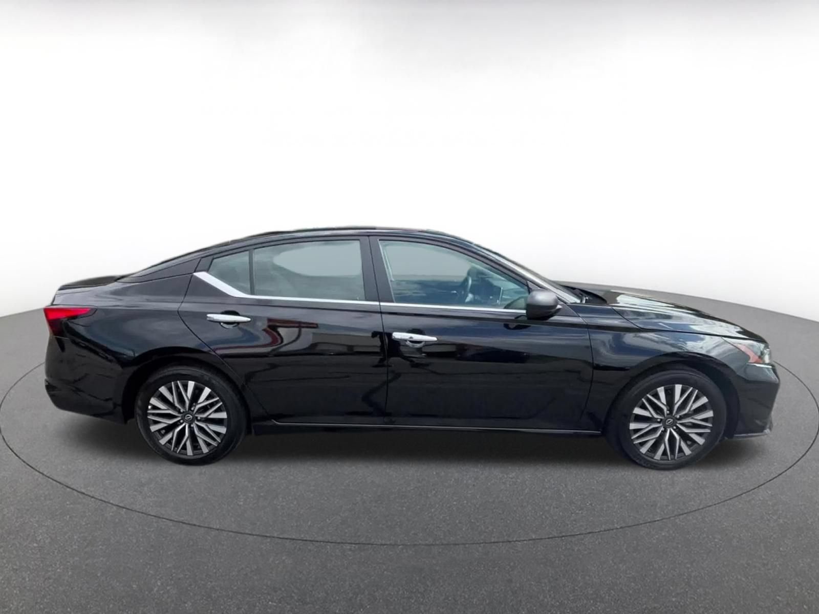 Thumbnail: 2025 Nissan Altima - 16