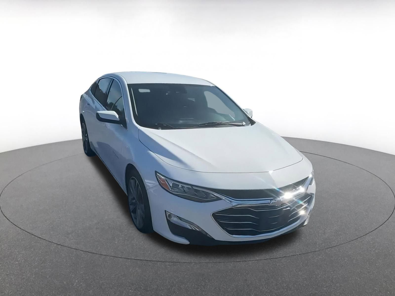 Thumbnail: 2024 Chevrolet Malibu - 3