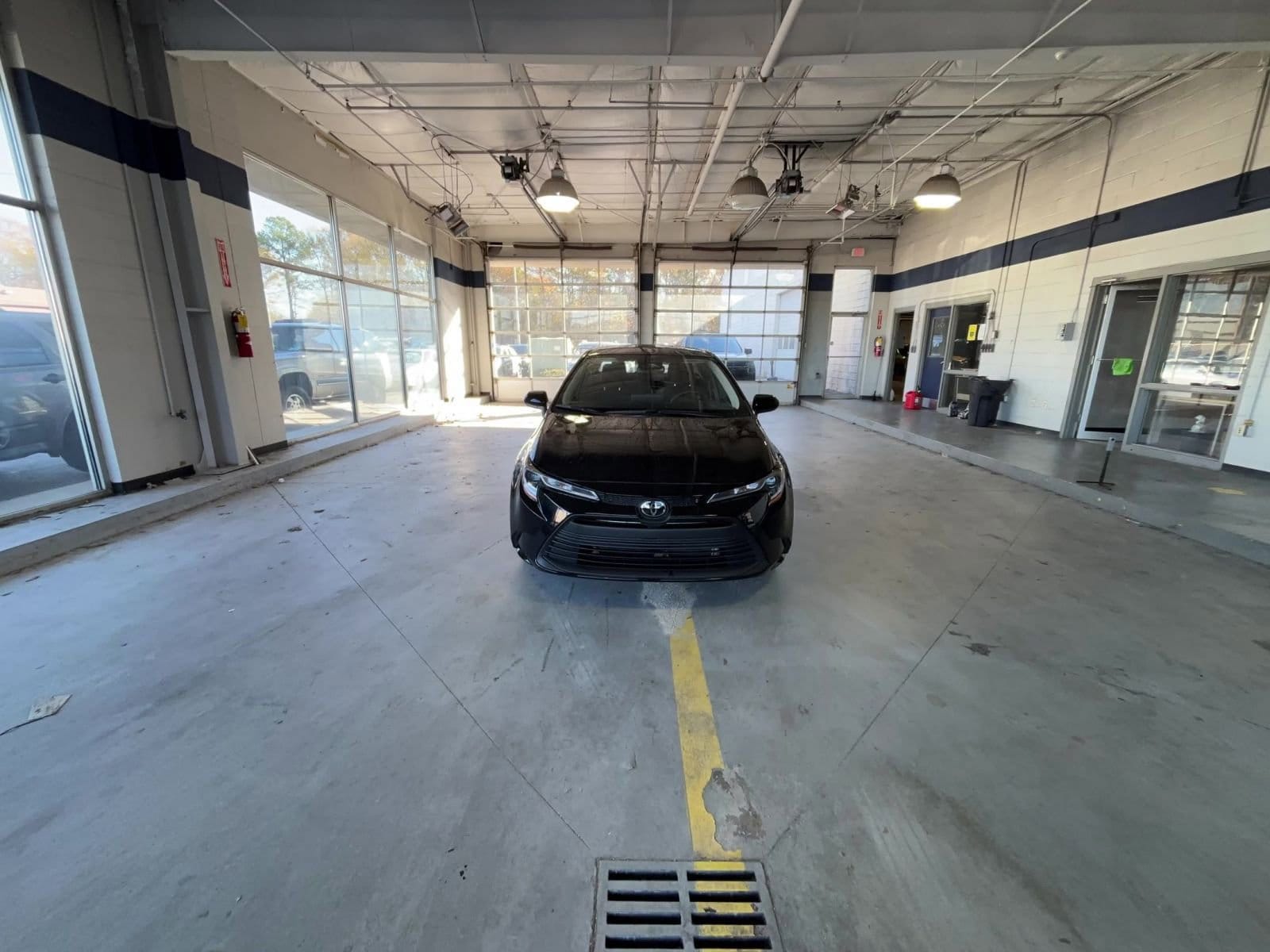 Thumbnail: 2025 Toyota Corolla - 16