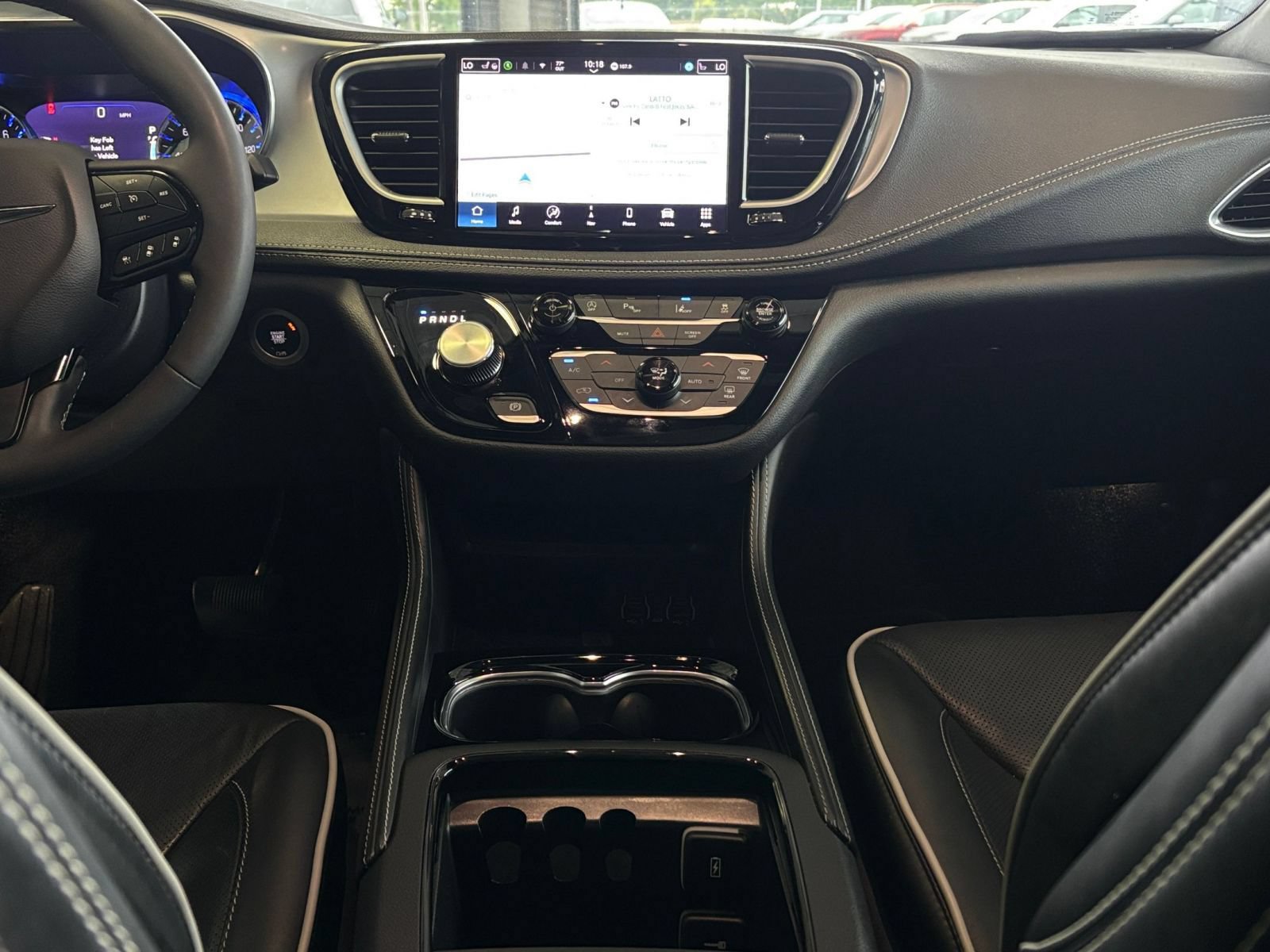 Thumbnail: 2025 Chrysler Pacifica - 16