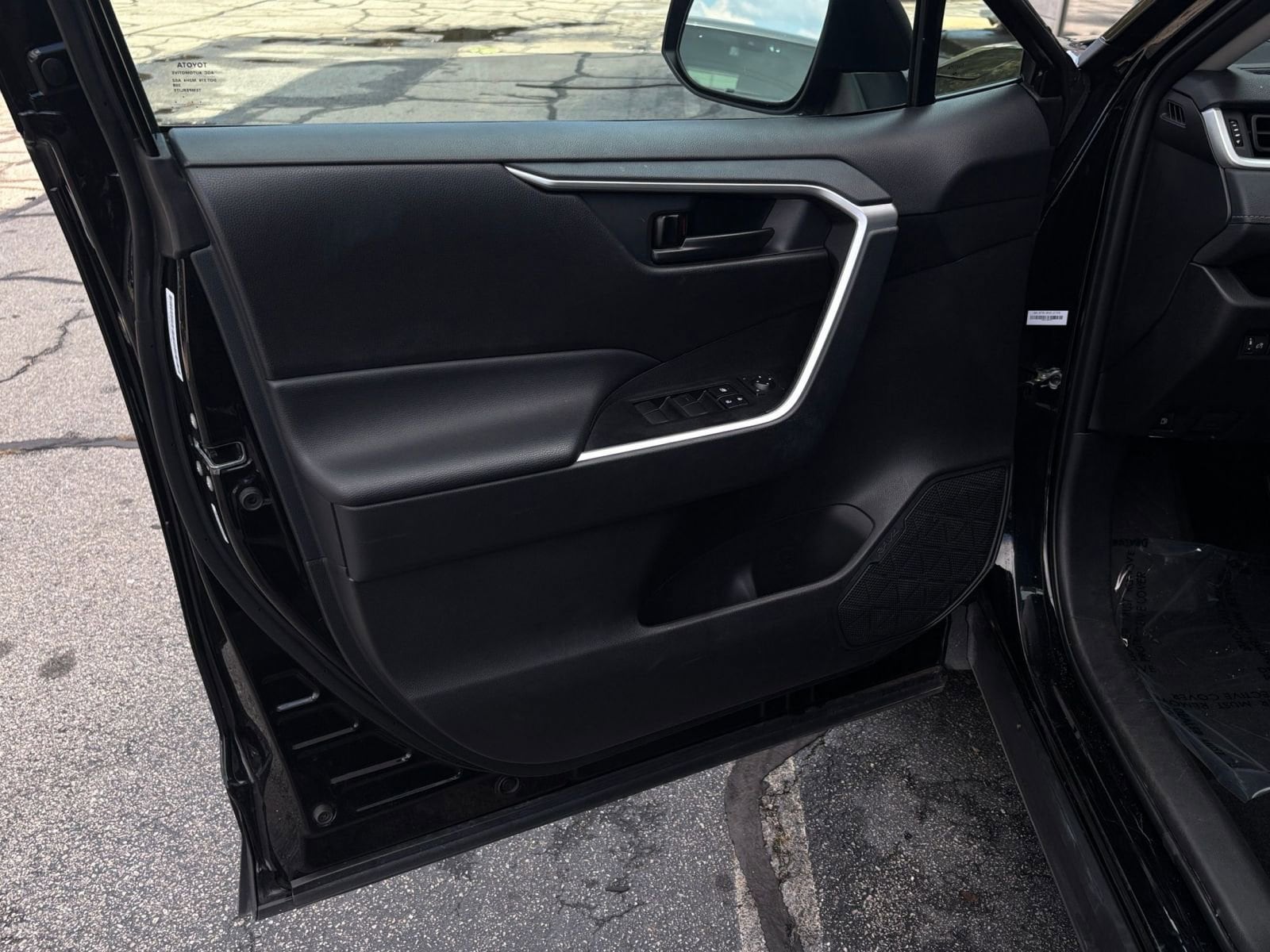 Thumbnail: 2025 Toyota RAV4 - 20