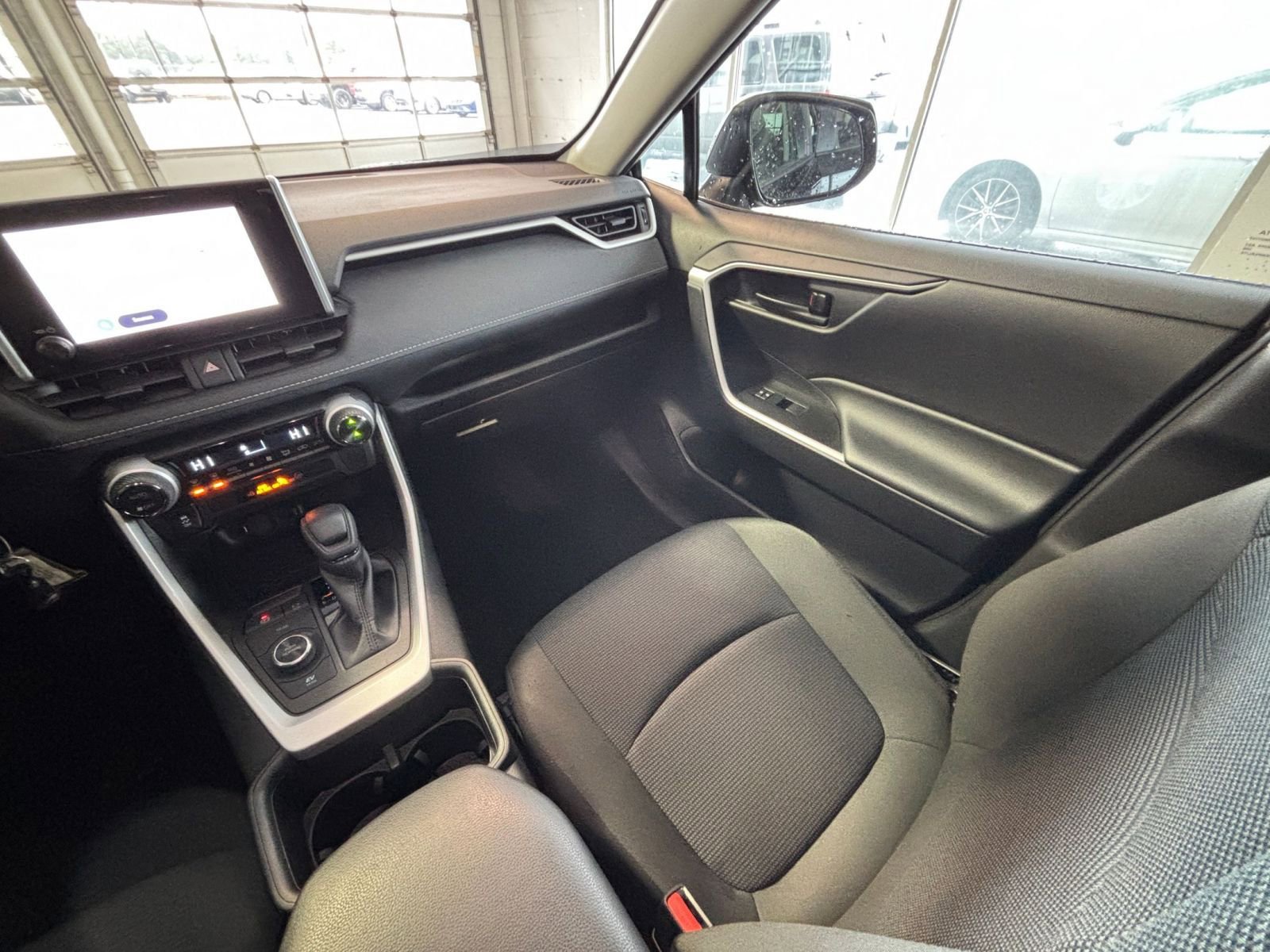 Thumbnail: 2025 Toyota RAV4 - 34