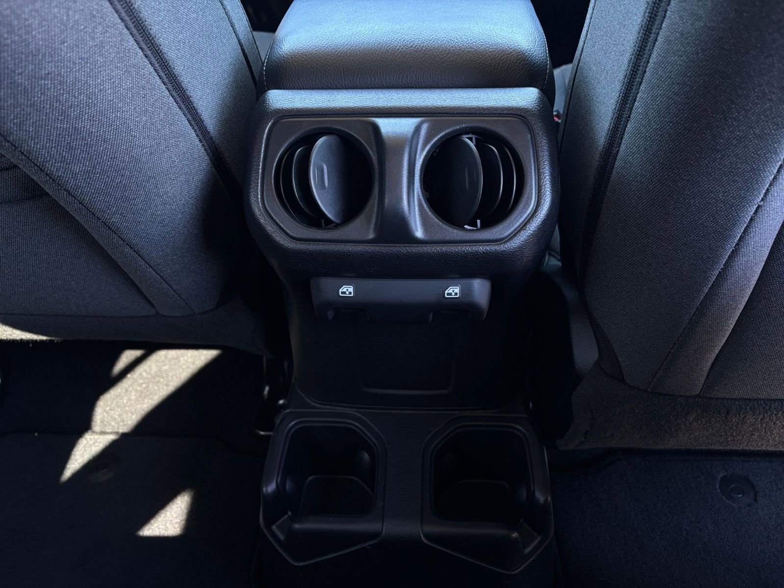 Thumbnail: 2025 Jeep Wrangler - 22