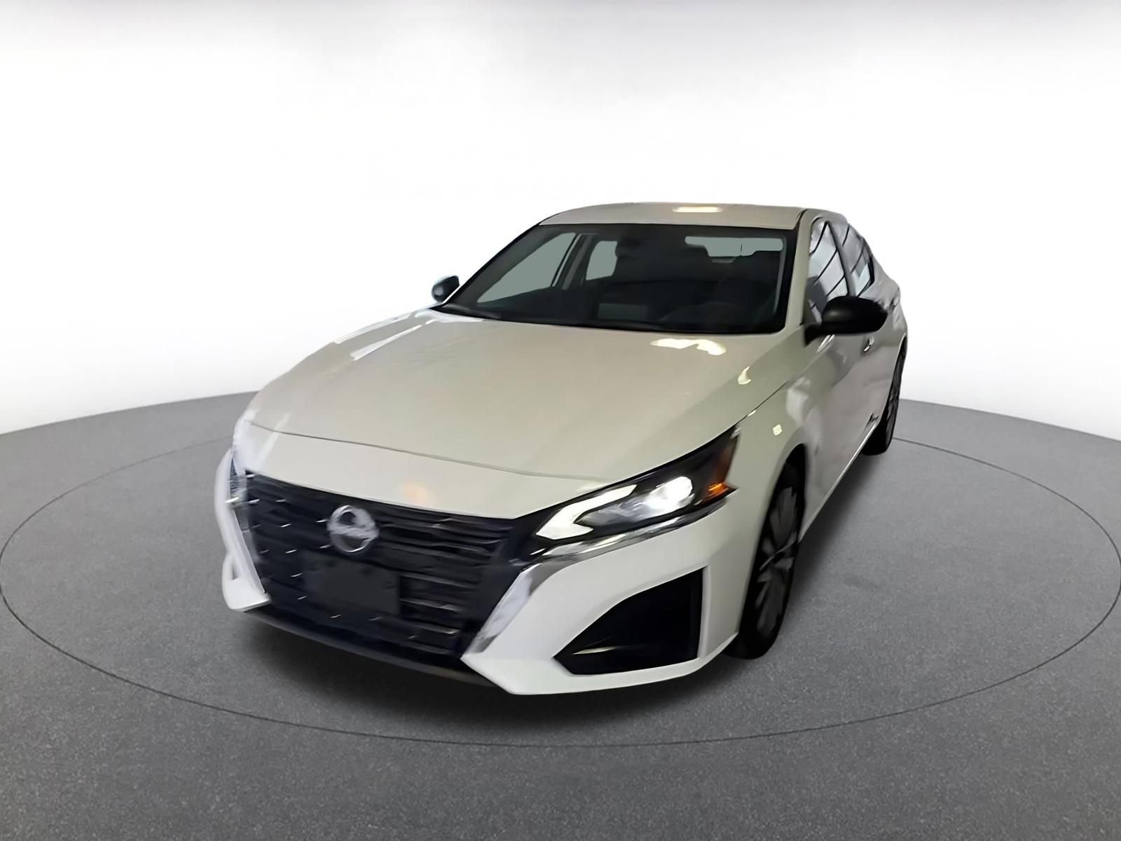 Thumbnail: 2025 Nissan Altima - 6