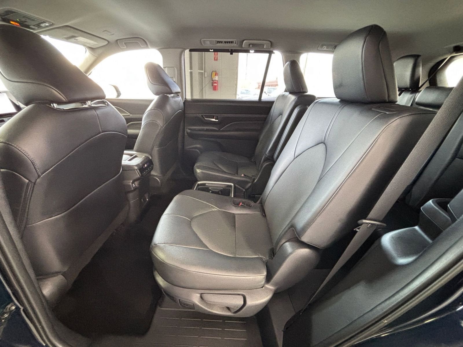 Thumbnail: 2025 Toyota Grand Highlander - 30