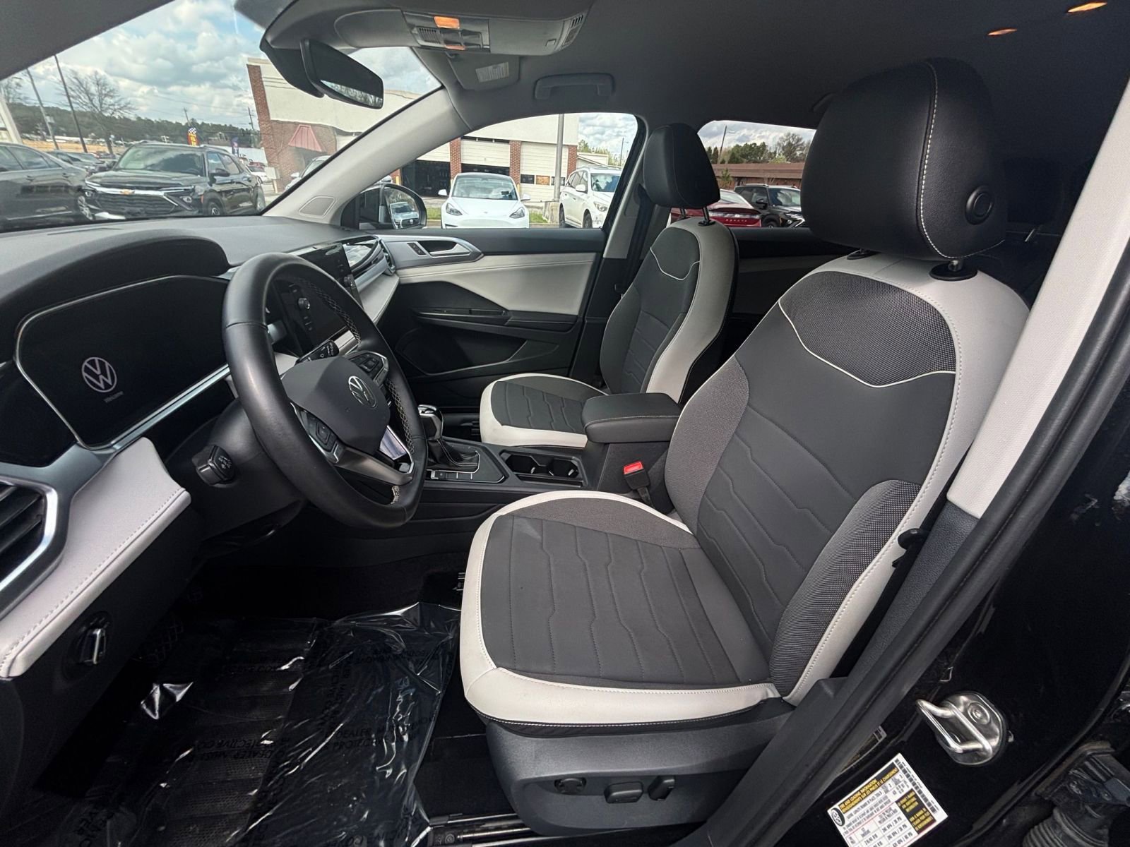 Thumbnail: 2025 Volkswagen Taos - 30