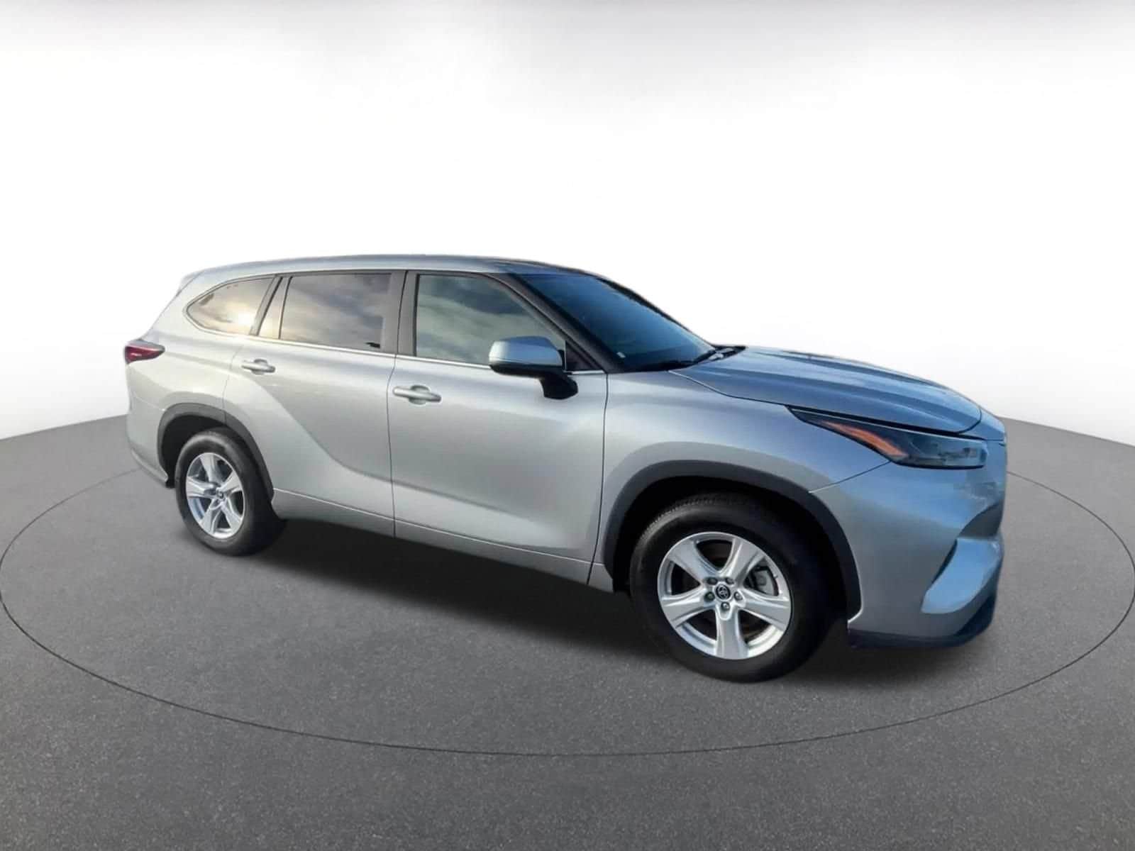 Thumbnail: 2025 Toyota Highlander - 2