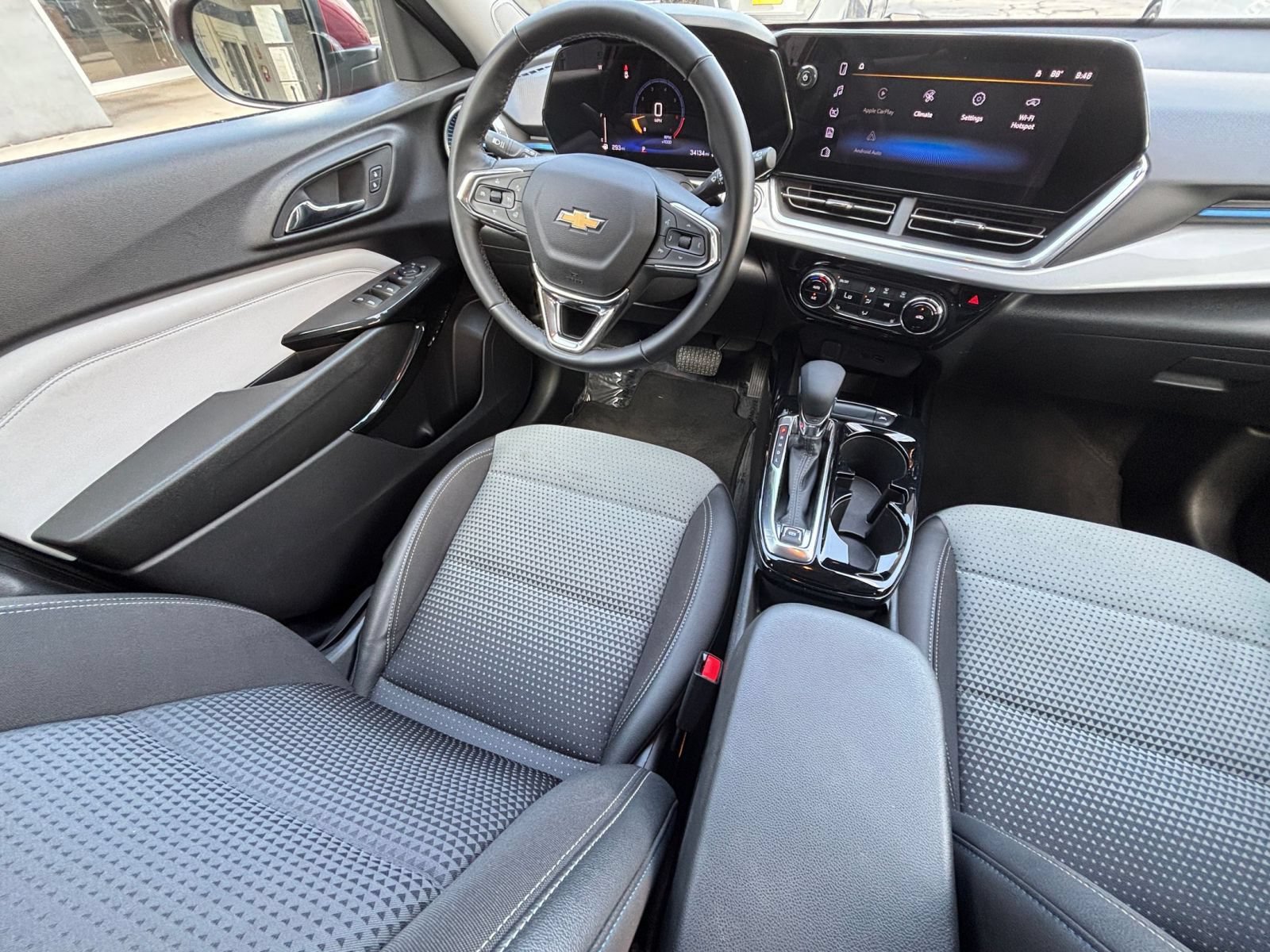 Thumbnail: 2025 Chevrolet Trax - 34