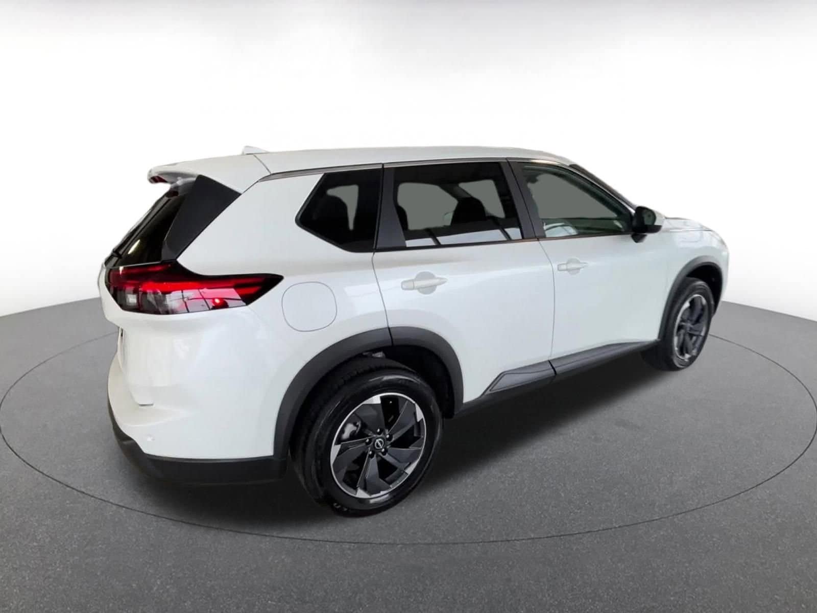 Thumbnail: 2025 Nissan Rogue - 15