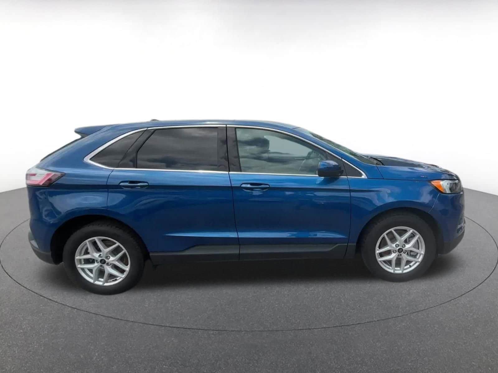 2024 Ford Edge SEL 16