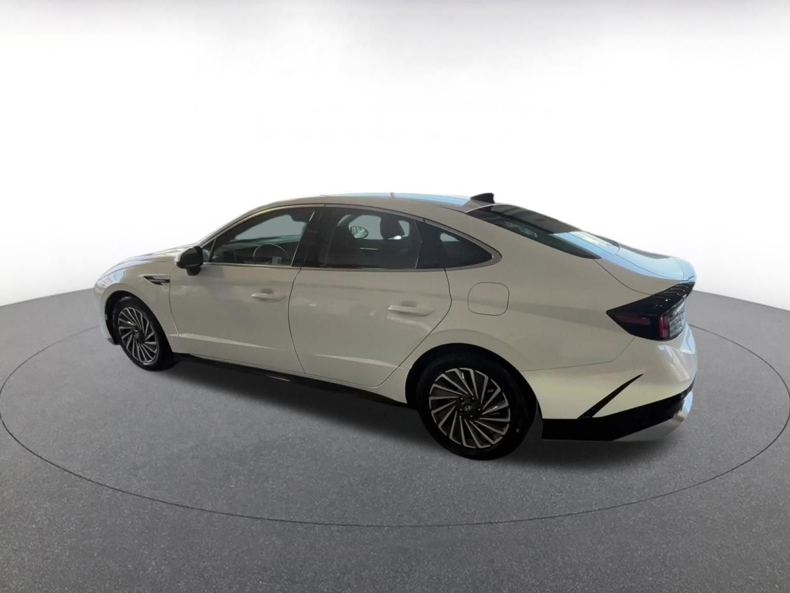 Thumbnail: 2025 Hyundai Sonata - 10