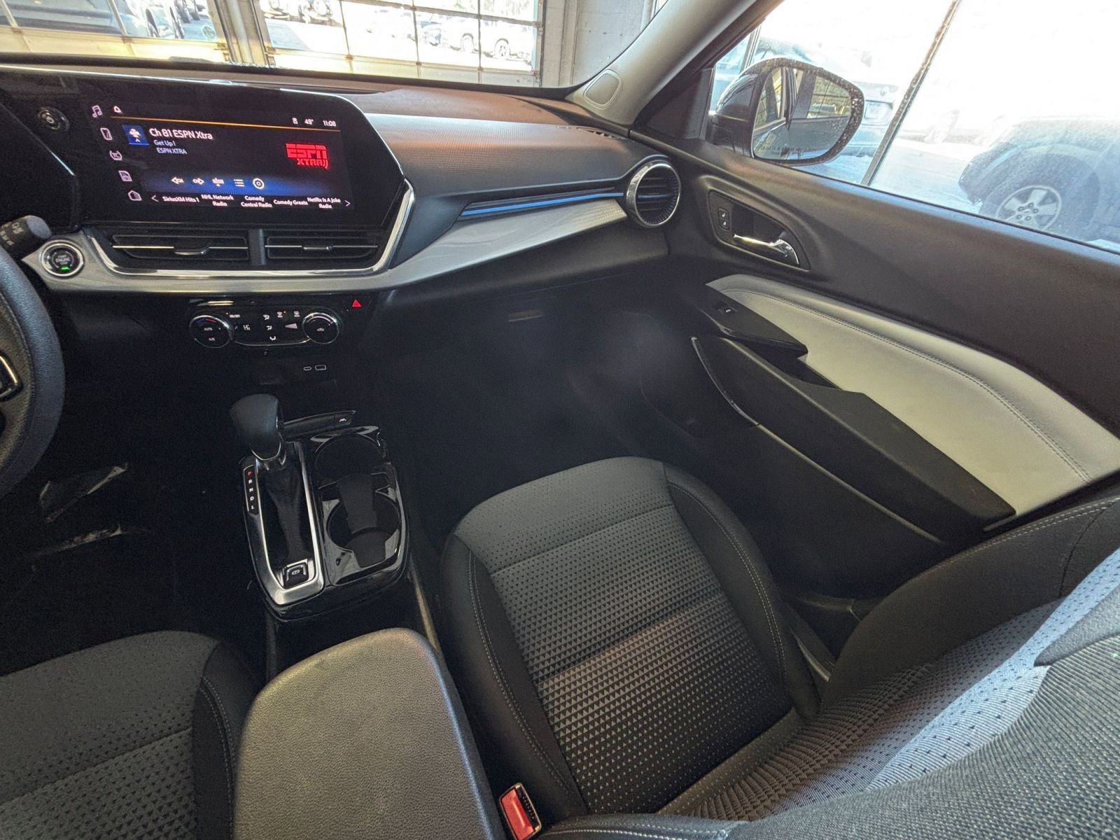 Thumbnail: 2025 Chevrolet Trax - 34