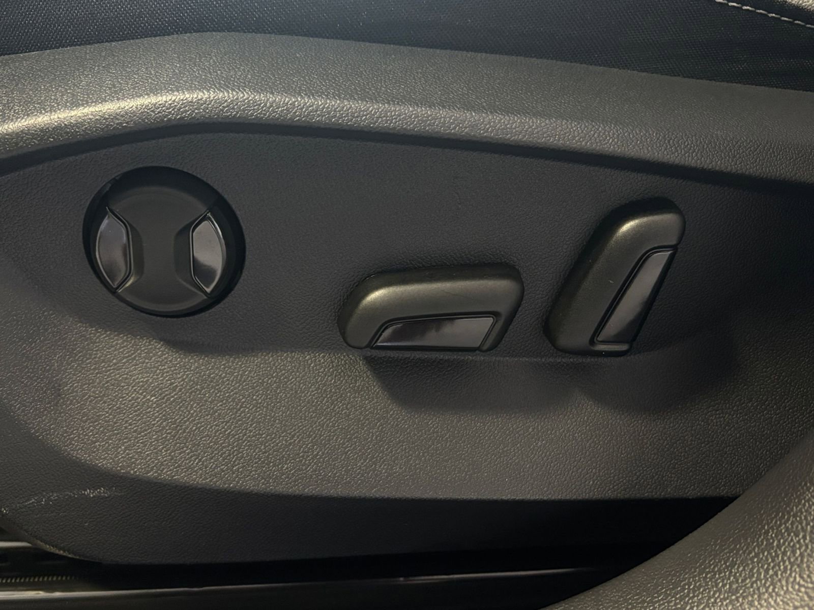 Thumbnail: 2025 Volkswagen Taos - 23