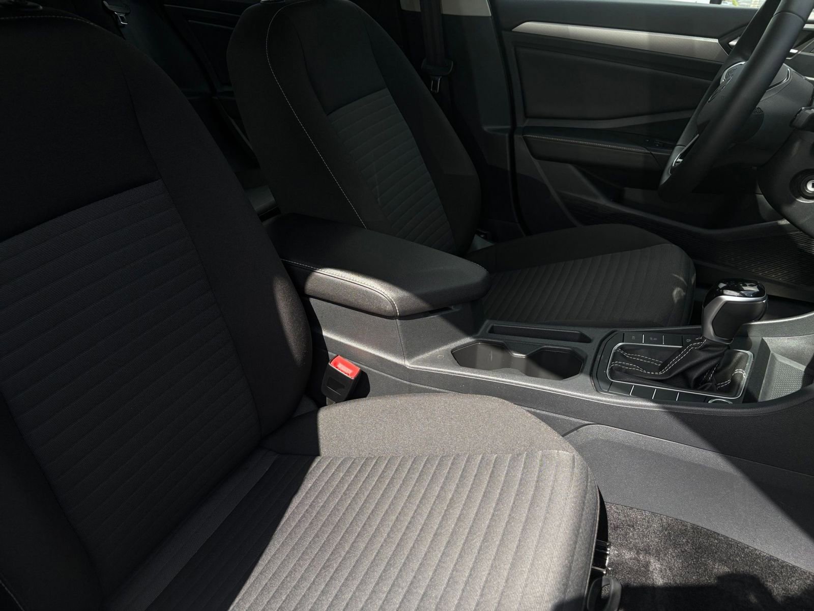 2024 Volkswagen Jetta S 34