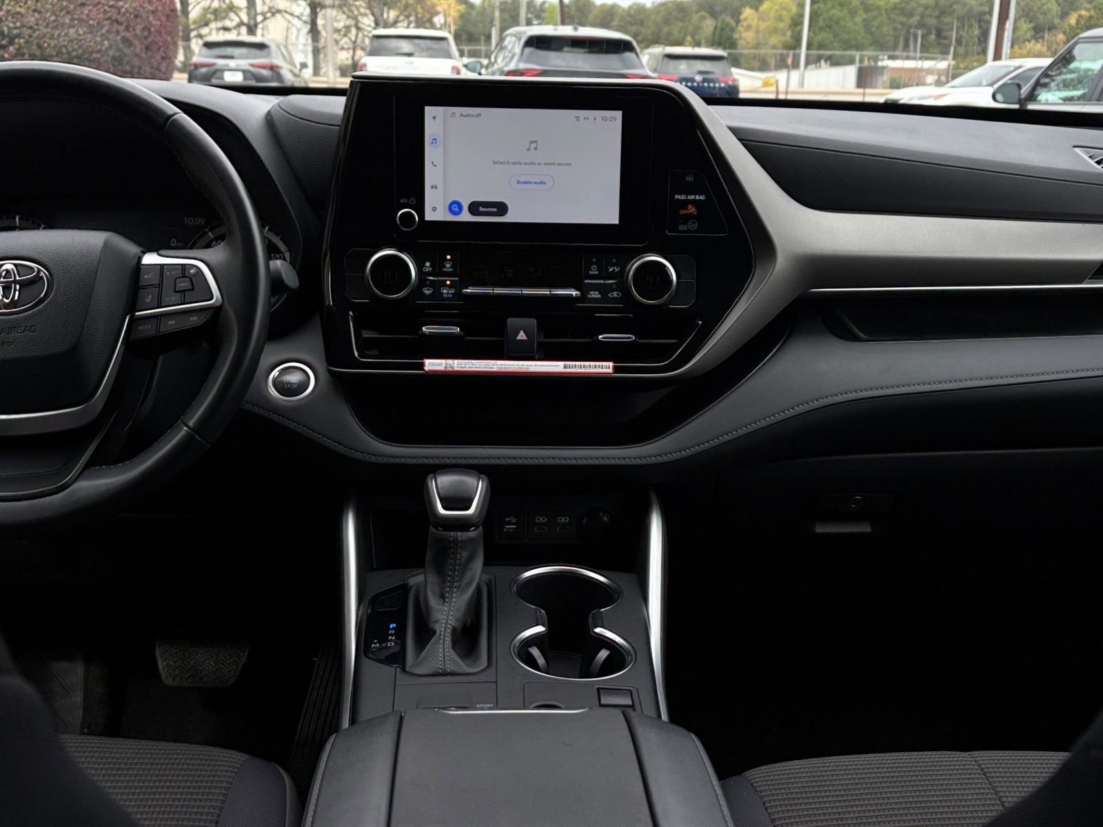 Thumbnail: 2025 Toyota Highlander - 23