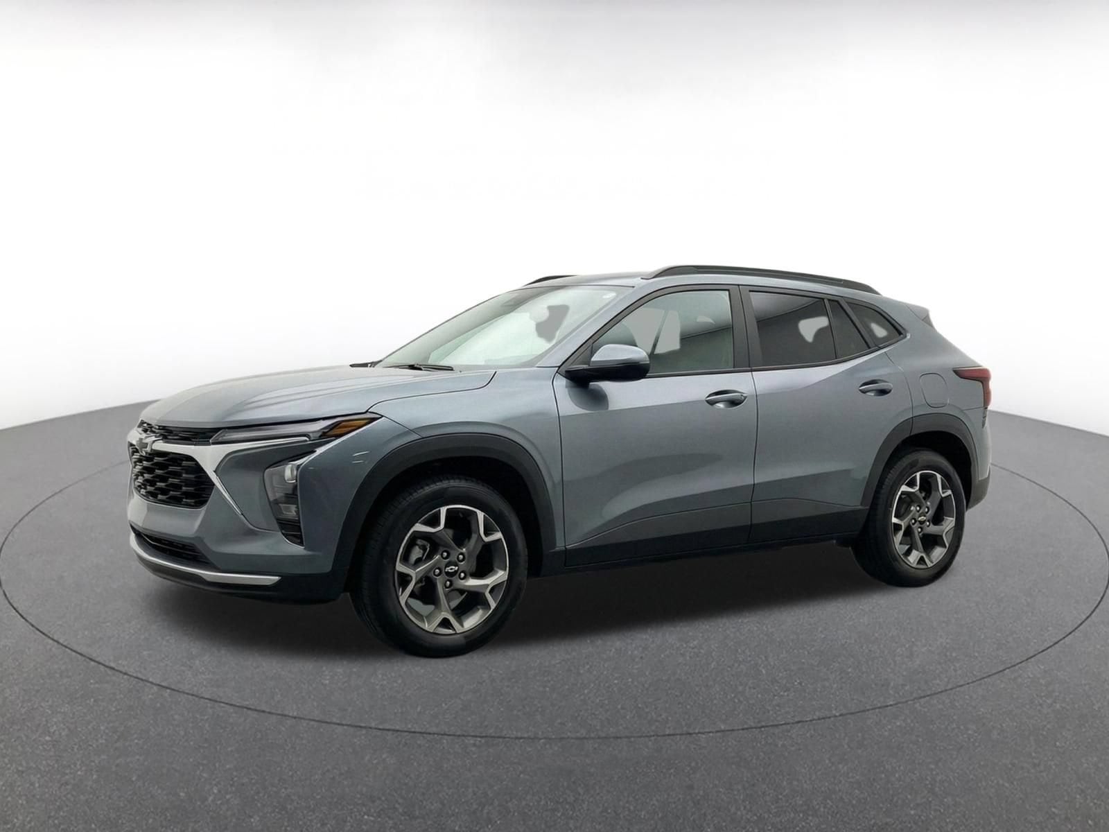 Thumbnail: 2025 Chevrolet Trax - 3