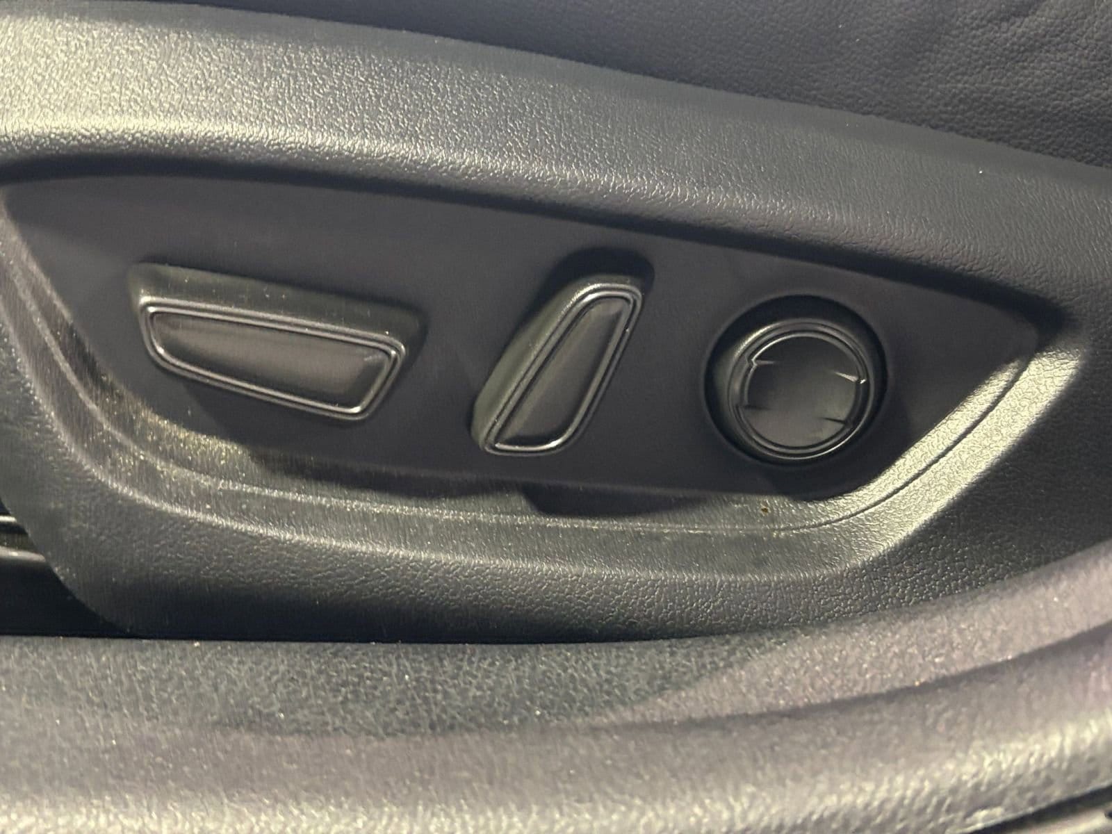 Thumbnail: 2025 Toyota Camry - 31