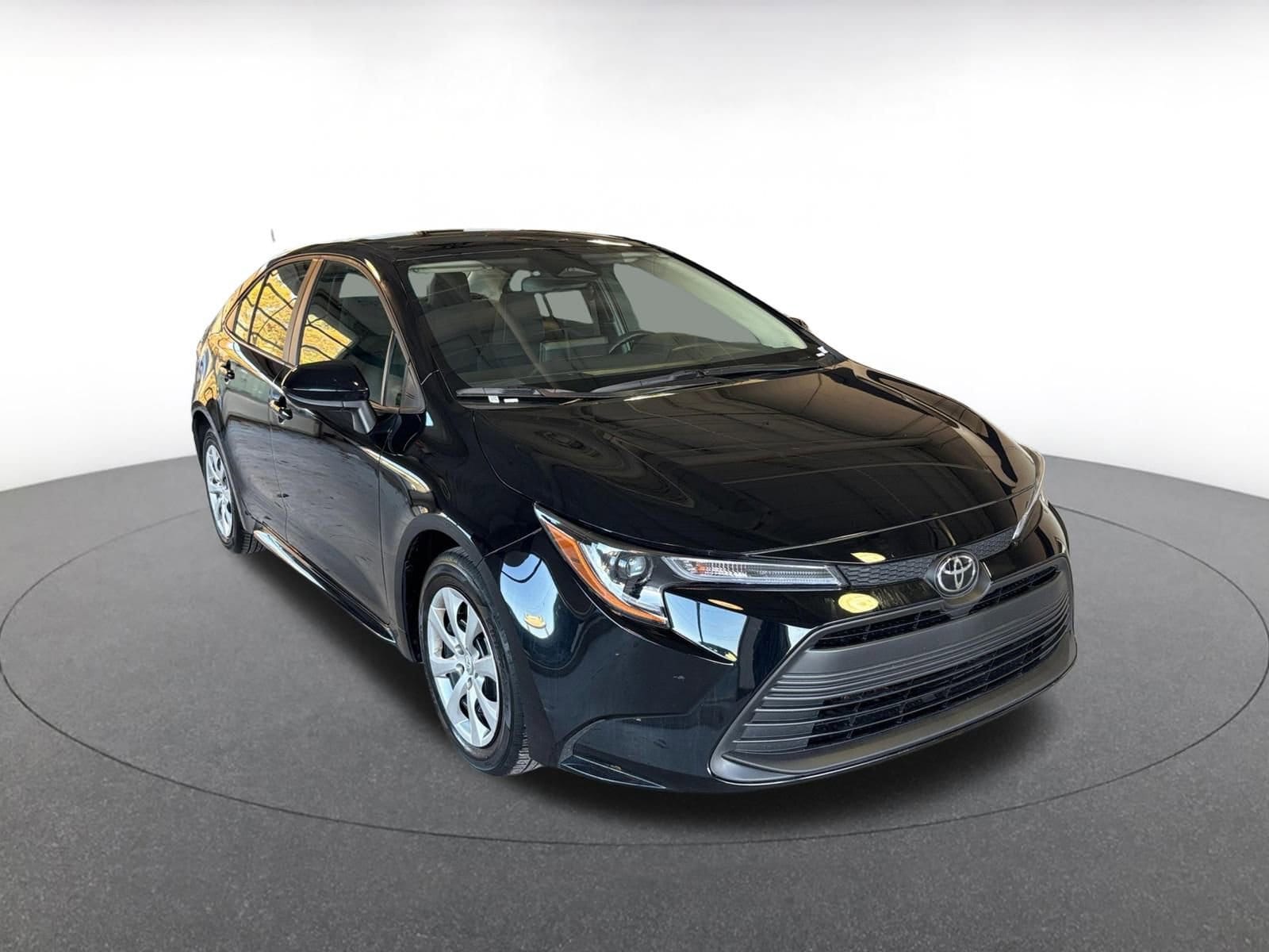 Thumbnail: 2025 Toyota Corolla - 2