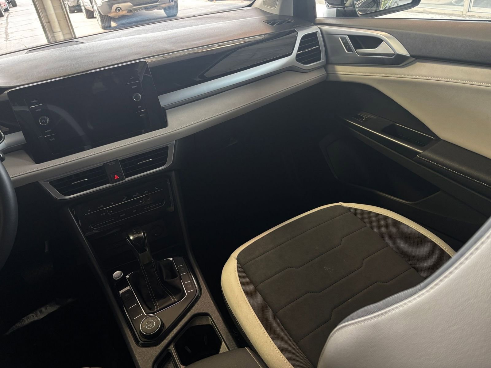 Thumbnail: 2025 Volkswagen Taos - 35