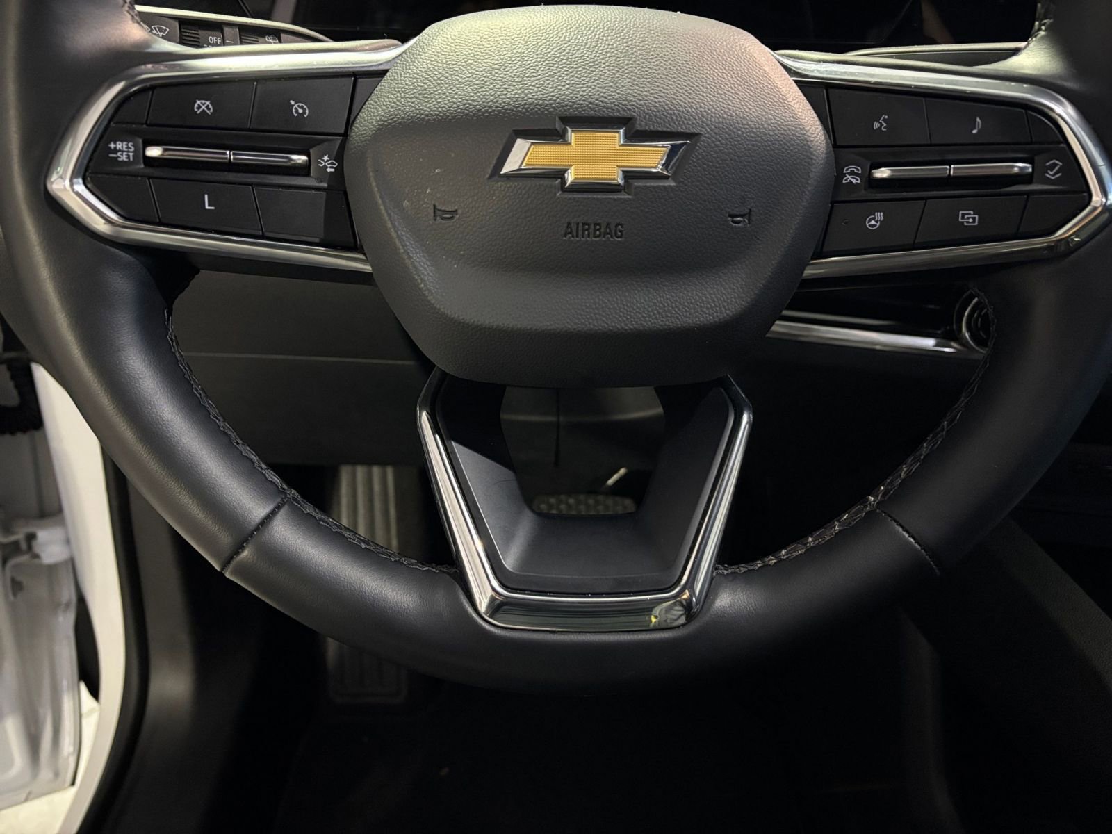 Thumbnail: 2025 Chevrolet Equinox - 31