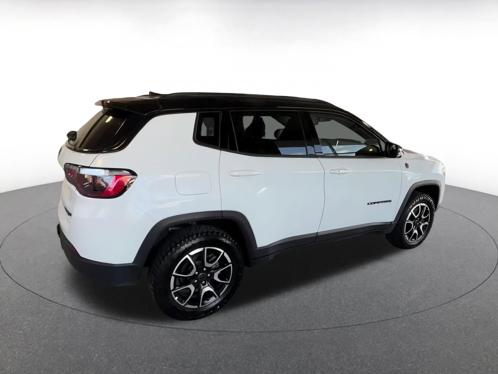 Thumbnail: 2025 Jeep Compass - 15