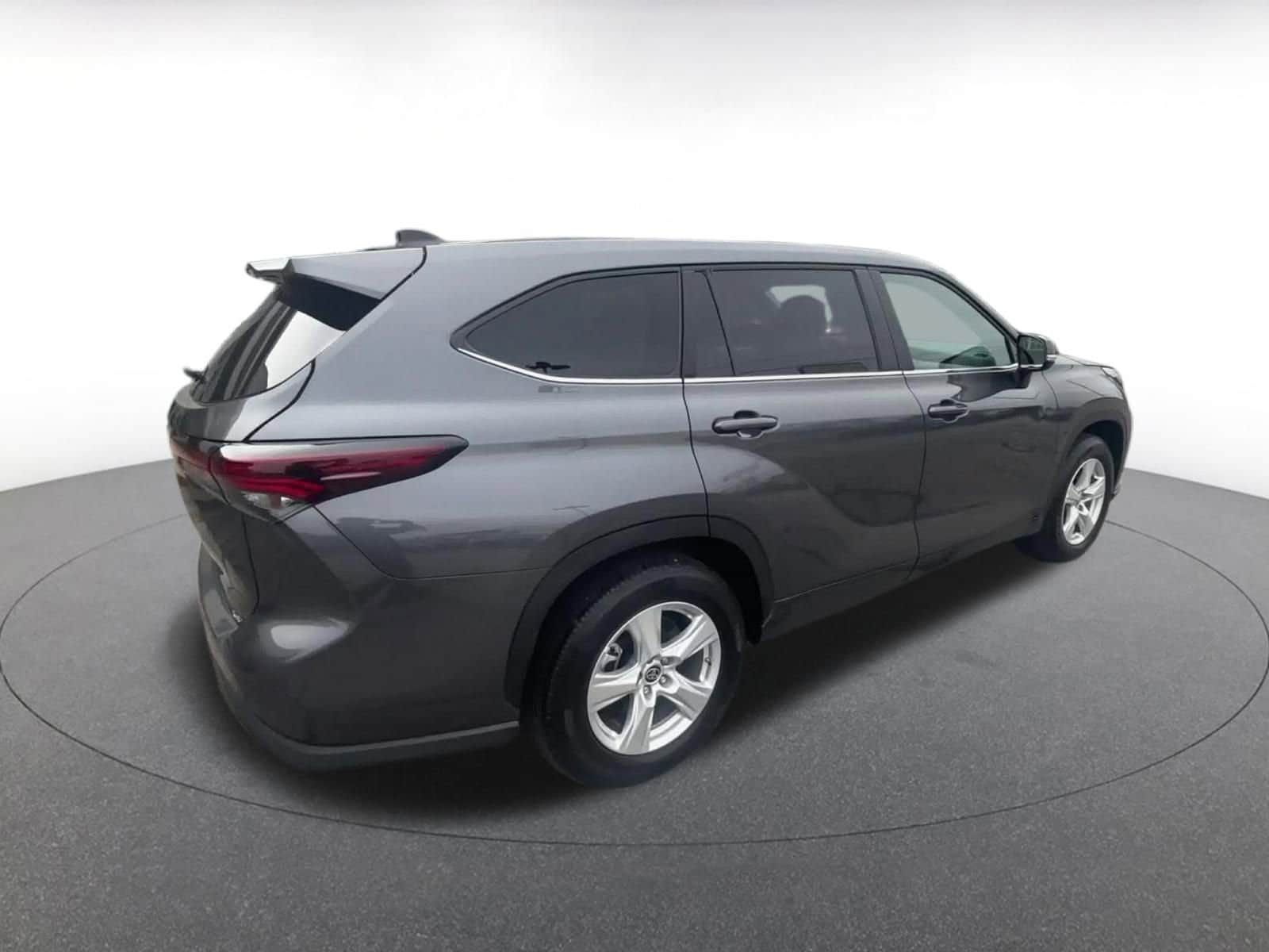 Thumbnail: 2025 Toyota Highlander - 13