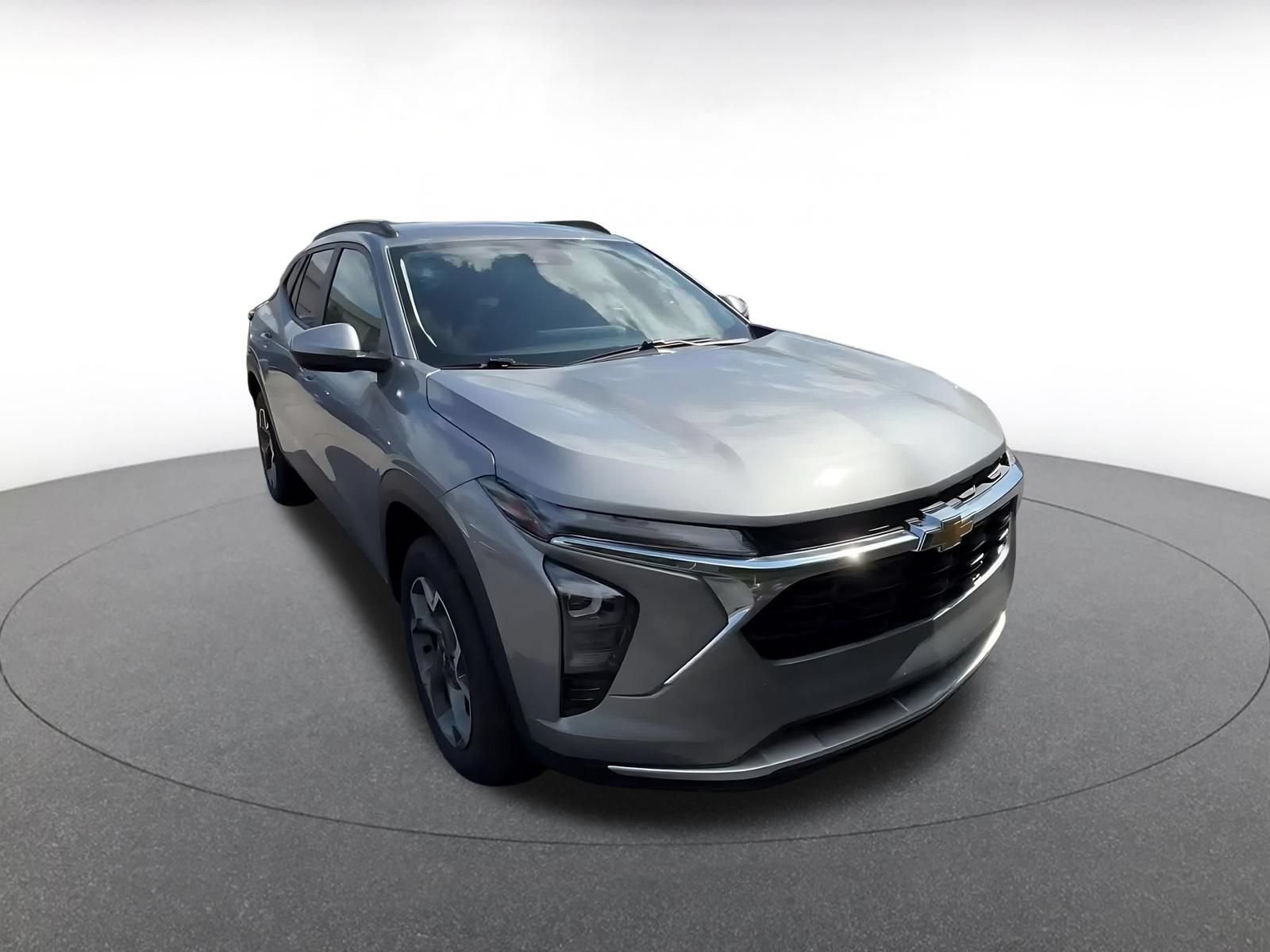Thumbnail: 2025 Chevrolet Trax - 3