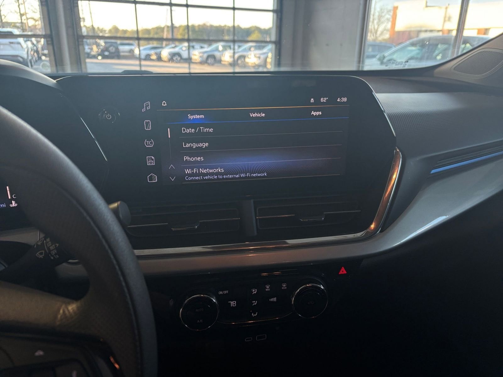 Thumbnail: 2025 Chevrolet Trax - 27