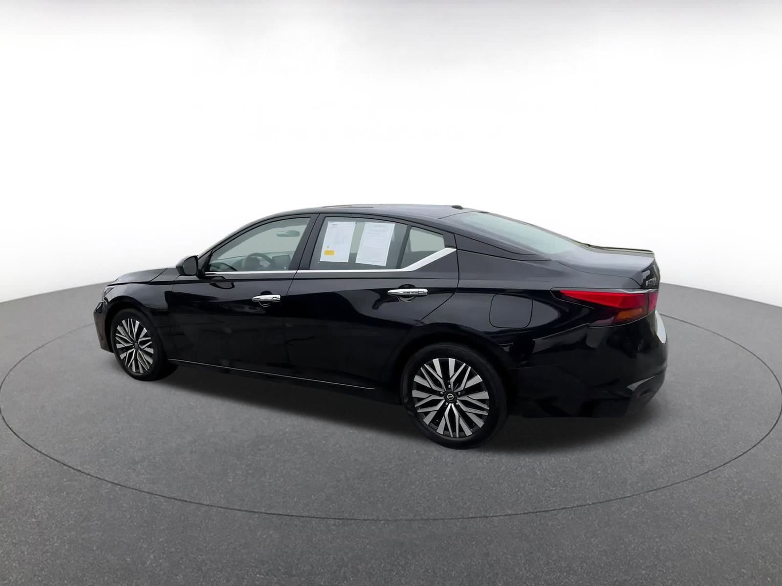 Thumbnail: 2024 Nissan Altima - 10
