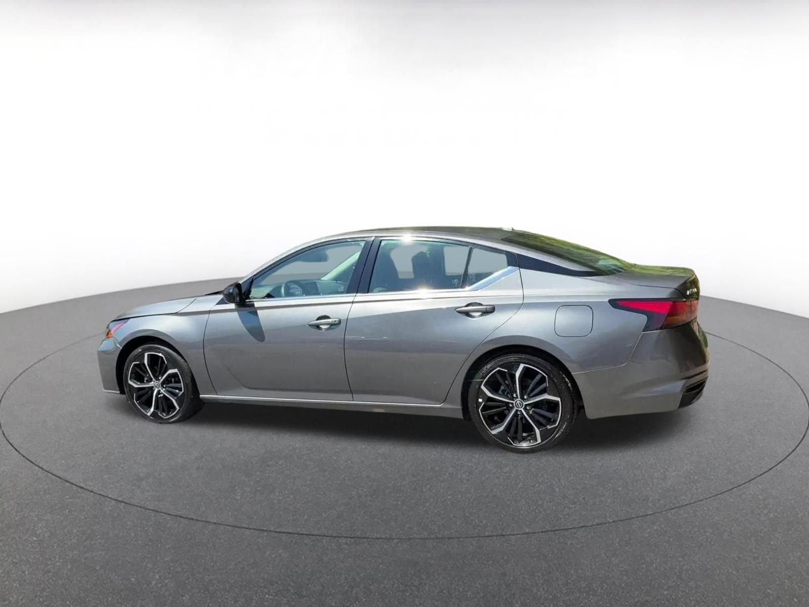 Thumbnail: 2025 Nissan Altima - 10