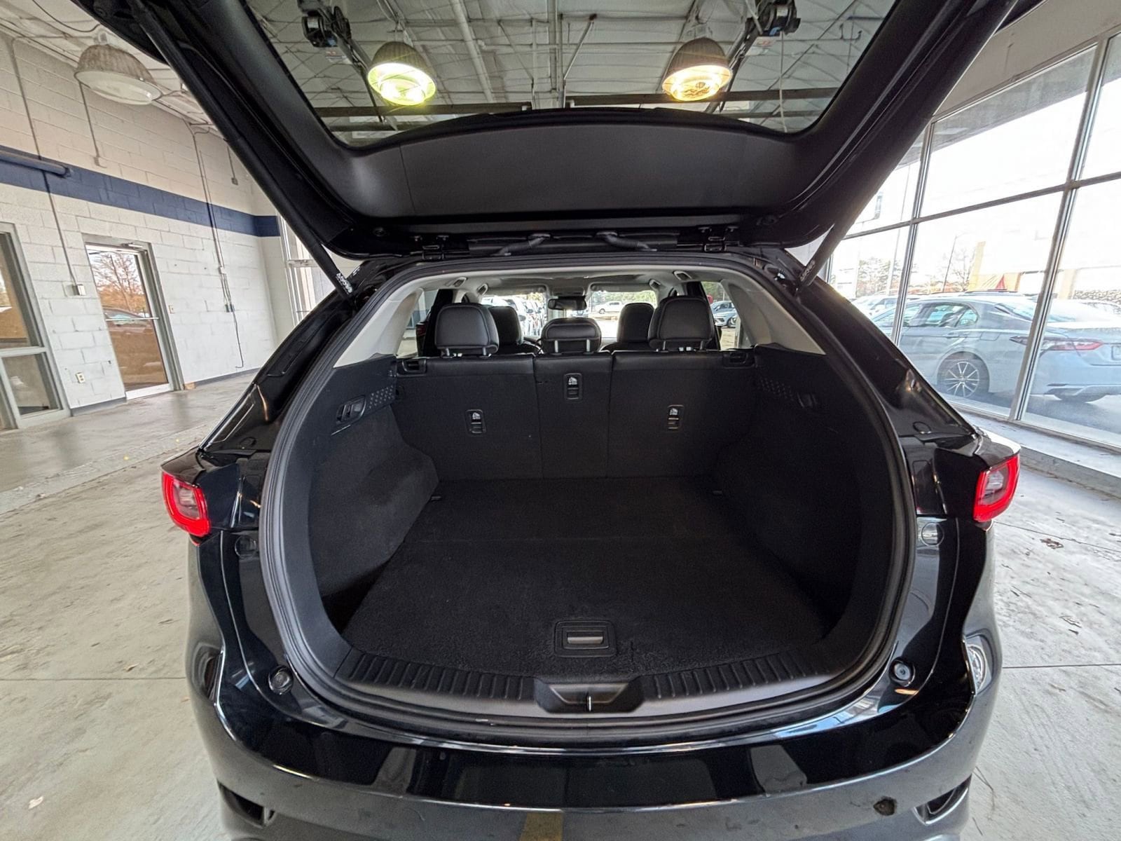 Thumbnail: 2025 Mazda CX-5 - 32