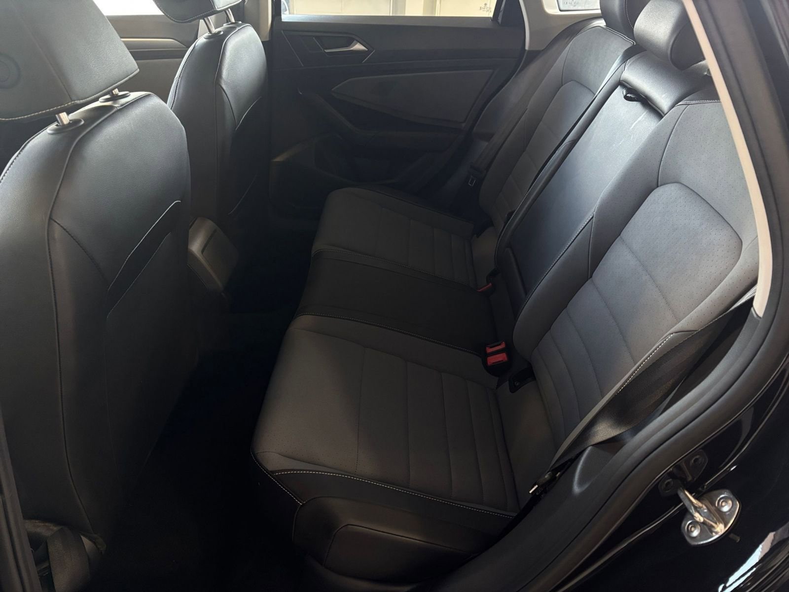 Thumbnail: 2025 Volkswagen Jetta - 25