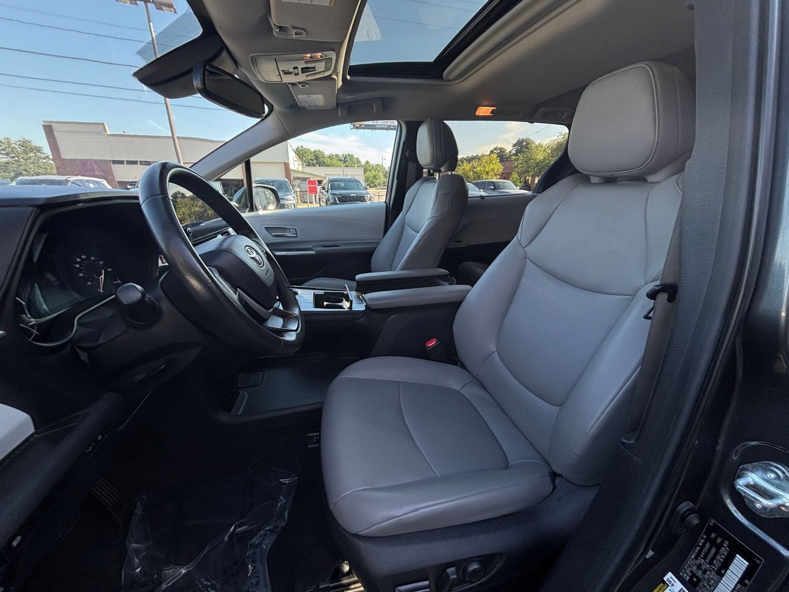 Thumbnail: 2025 Toyota Sienna - 29