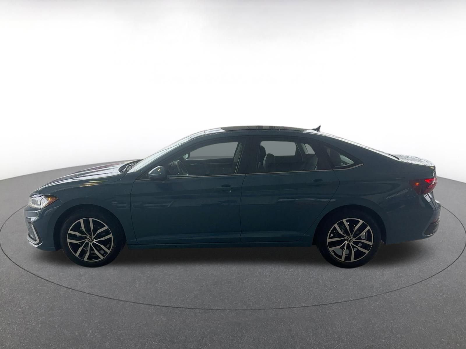 Thumbnail: 2025 Volkswagen Jetta - 10