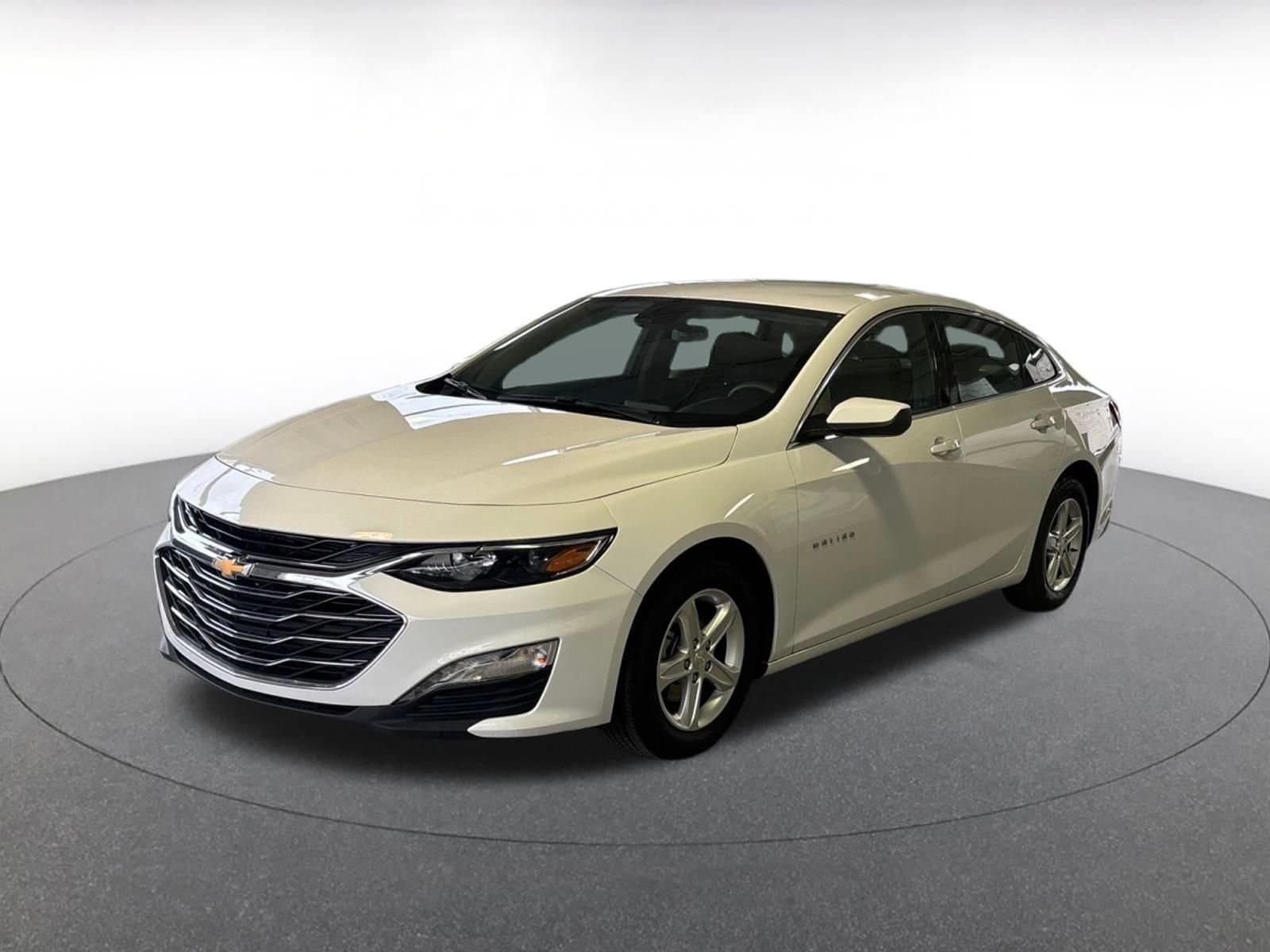 Thumbnail: 2024 Chevrolet Malibu - 10