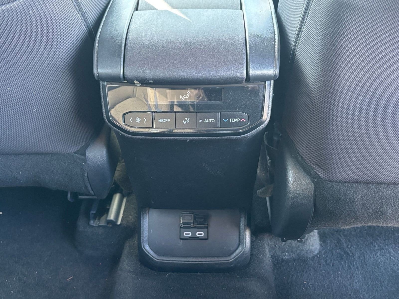 Thumbnail: 2025 Toyota Highlander - 25