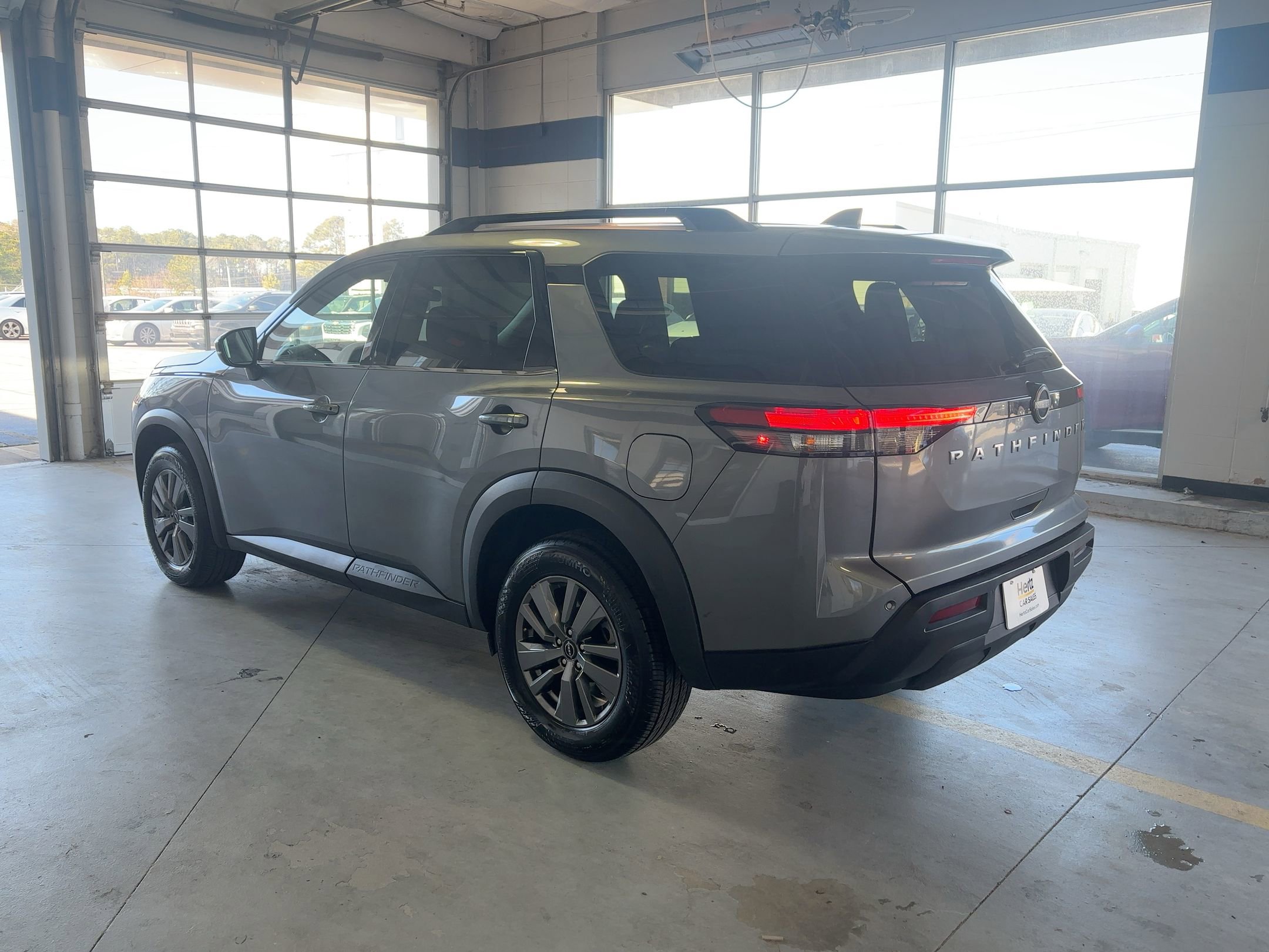 Thumbnail: 2025 Nissan Pathfinder - 8